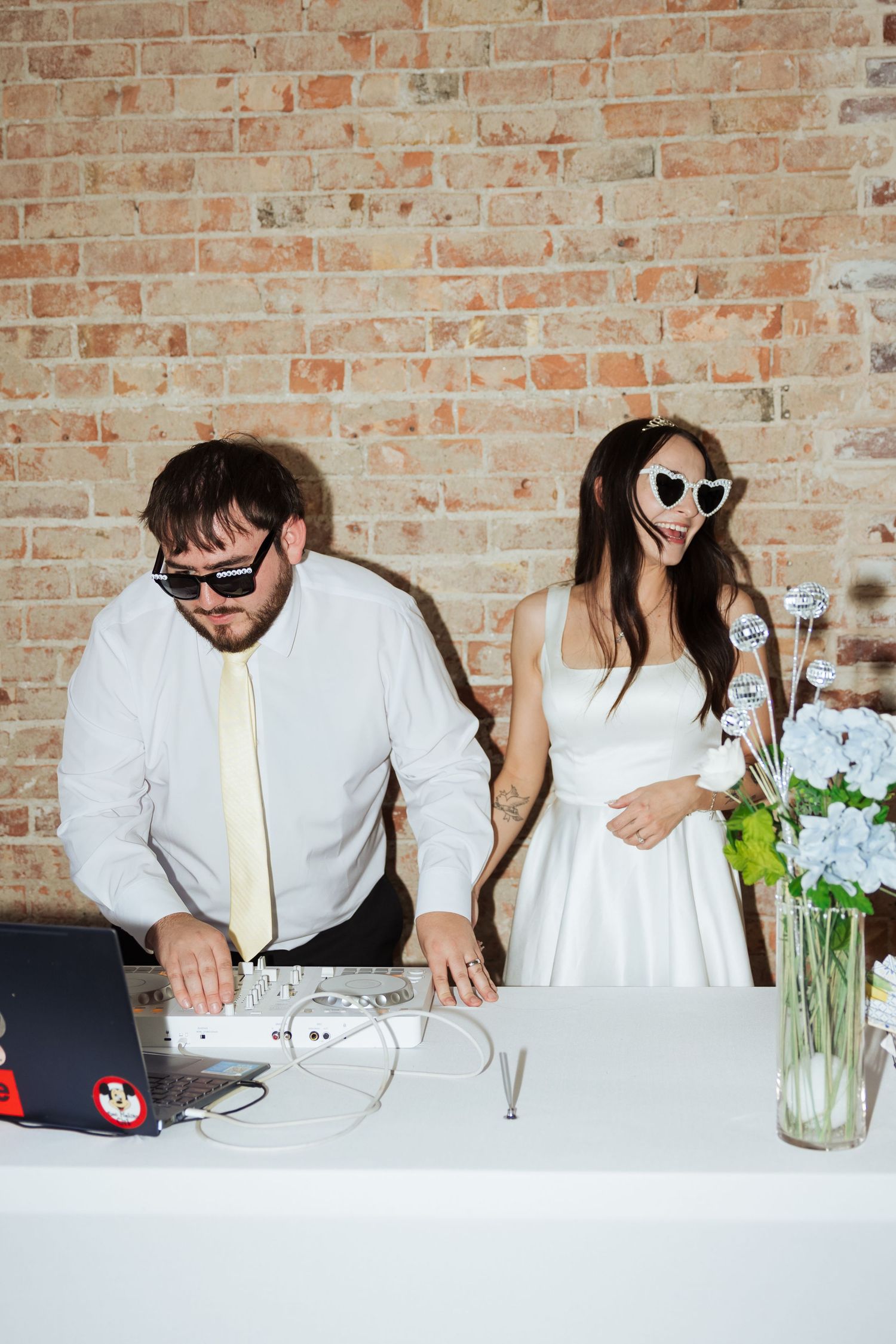 Wedding at Mae's Gathering Place in Bountiful, Utah photography by Av Potter Photo a Utah wedding and lifestyle photographer