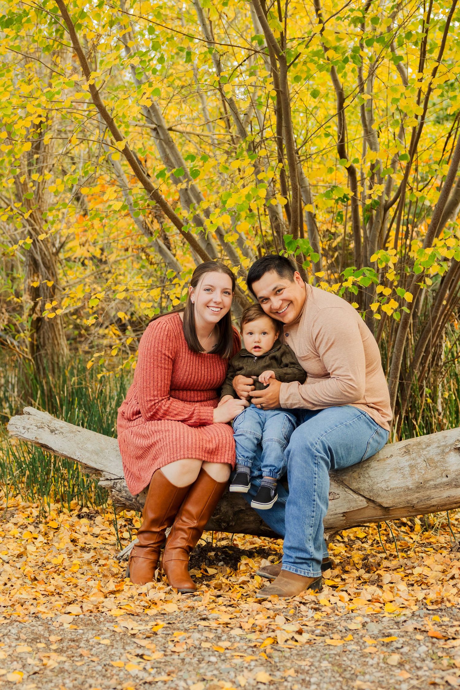Family photos at Crestwood Park Utah photography by Av Potter Photo a Utah wedding and lifestyle photographer
