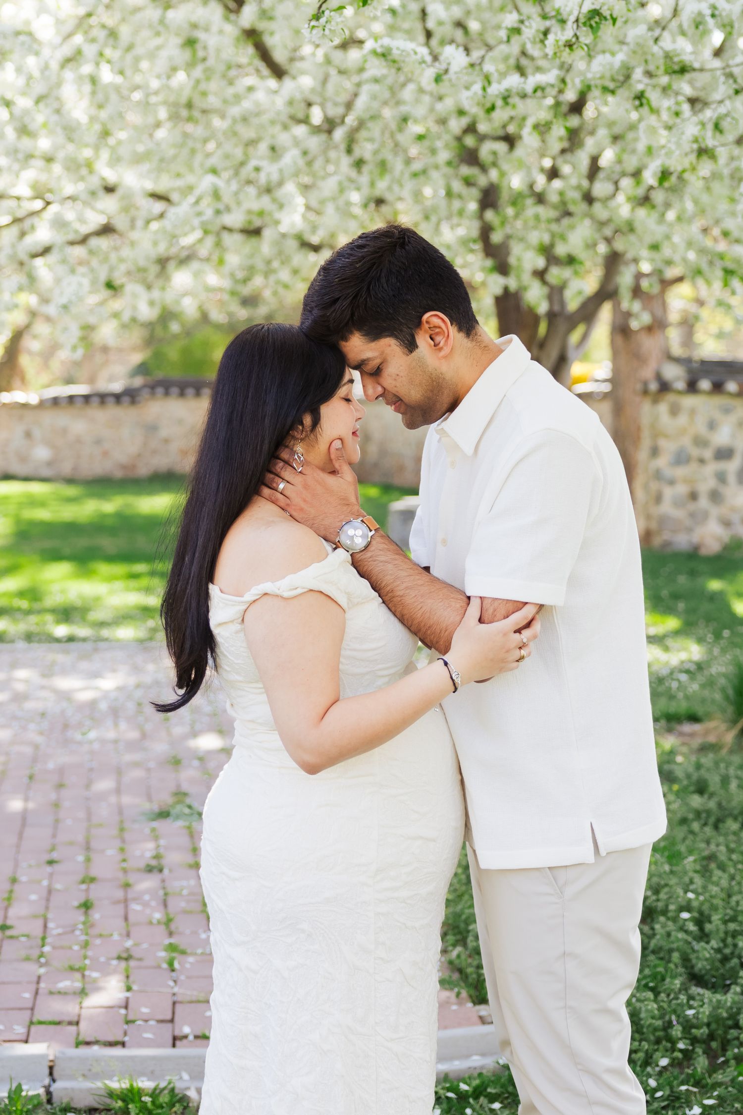 Maternity portraits at The International Peace Gardens in SLC, Utah photography by Av Potter Photo a Utah wedding and lifestyle photographer