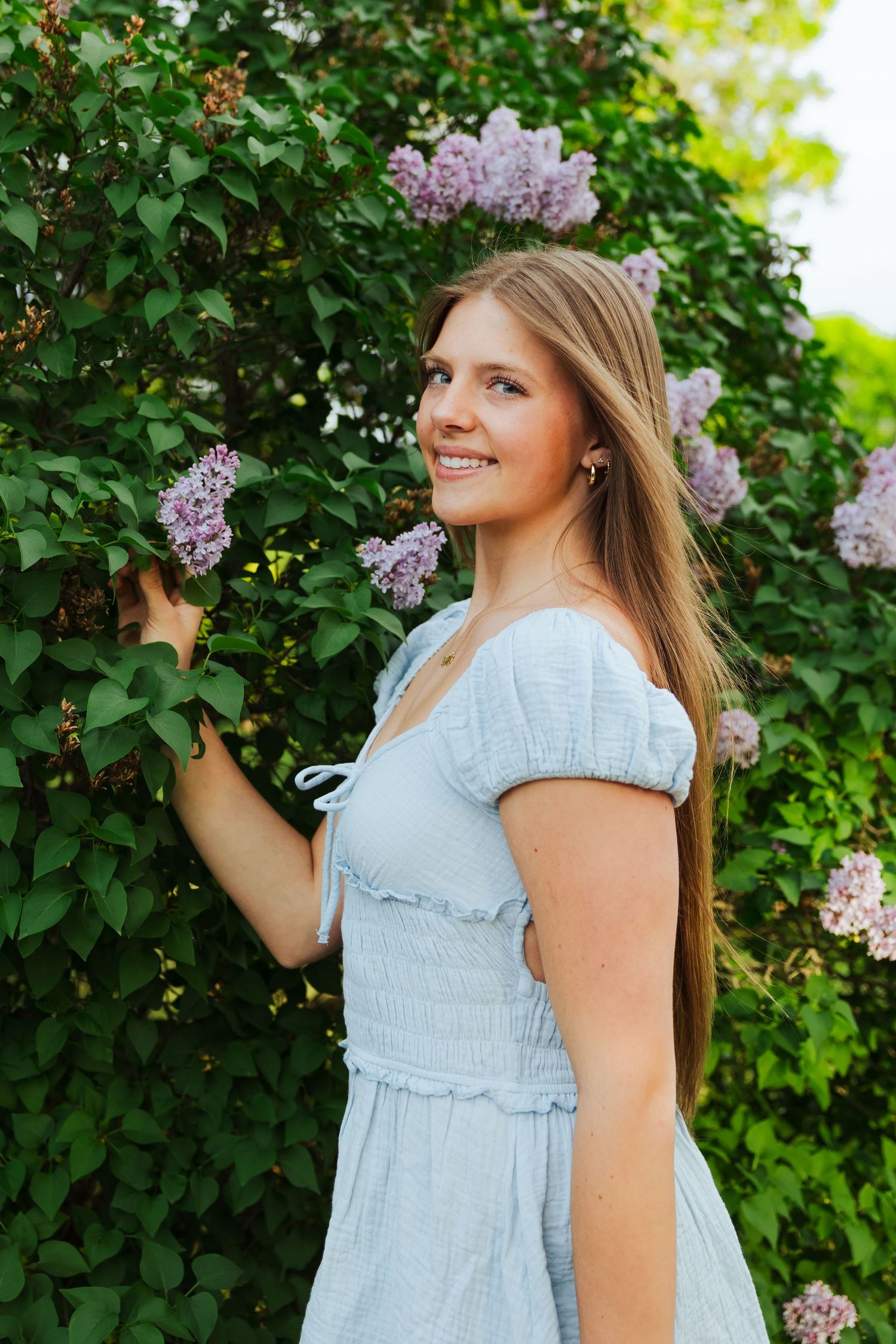 Senior Photos at International Peace Gardens in SLC Utah photography by Av Potter Photo a Utah wedding and lifestyle photographer