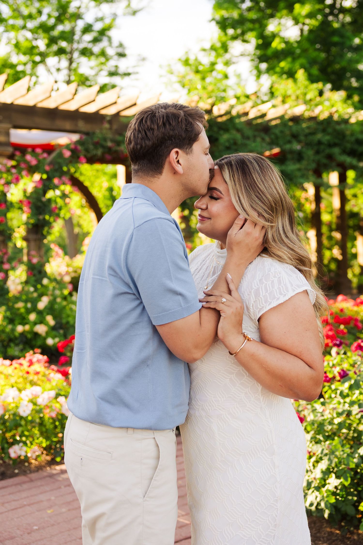 Engagement pictures at Thanksgiving Point in Lehi, Utah photography by Av Potter Photo a Utah wedding and lifestyle photographer