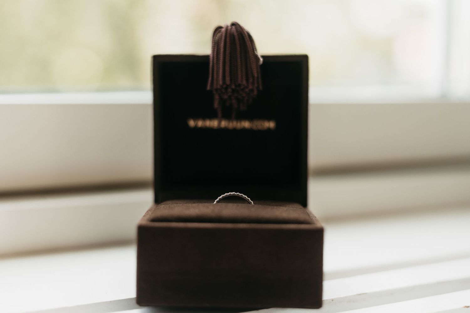 Detaljbild av vigselring