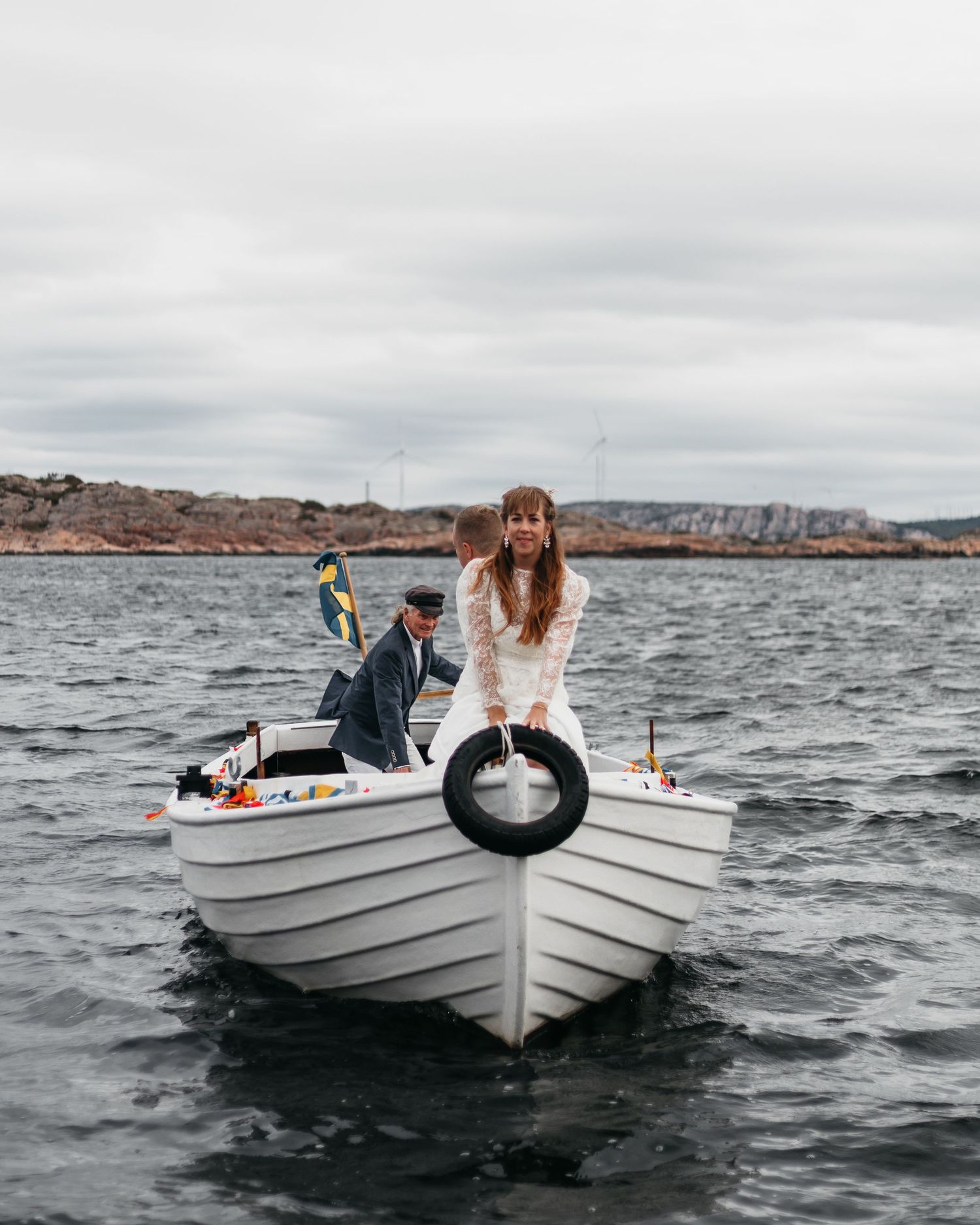 Brudpar på en båt vid bohus-malmön