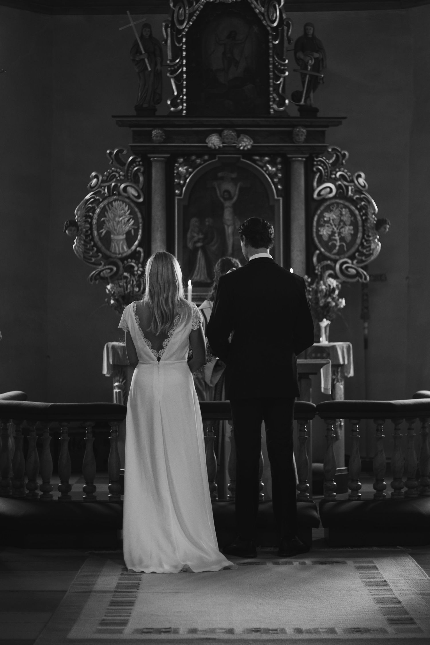 Brudpar i kyrka i Göteborg