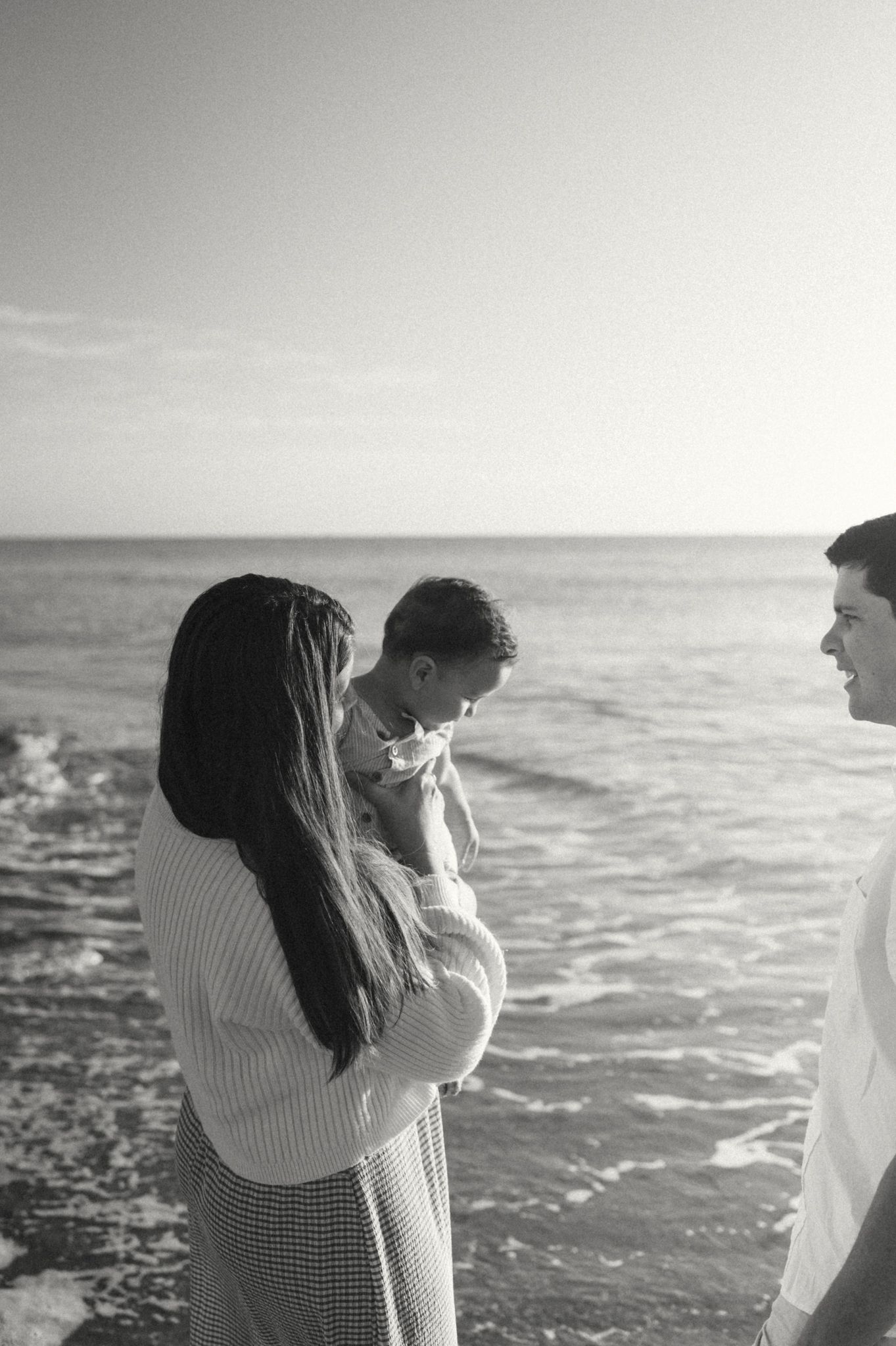 Natural family photos with parents and children in North Miami