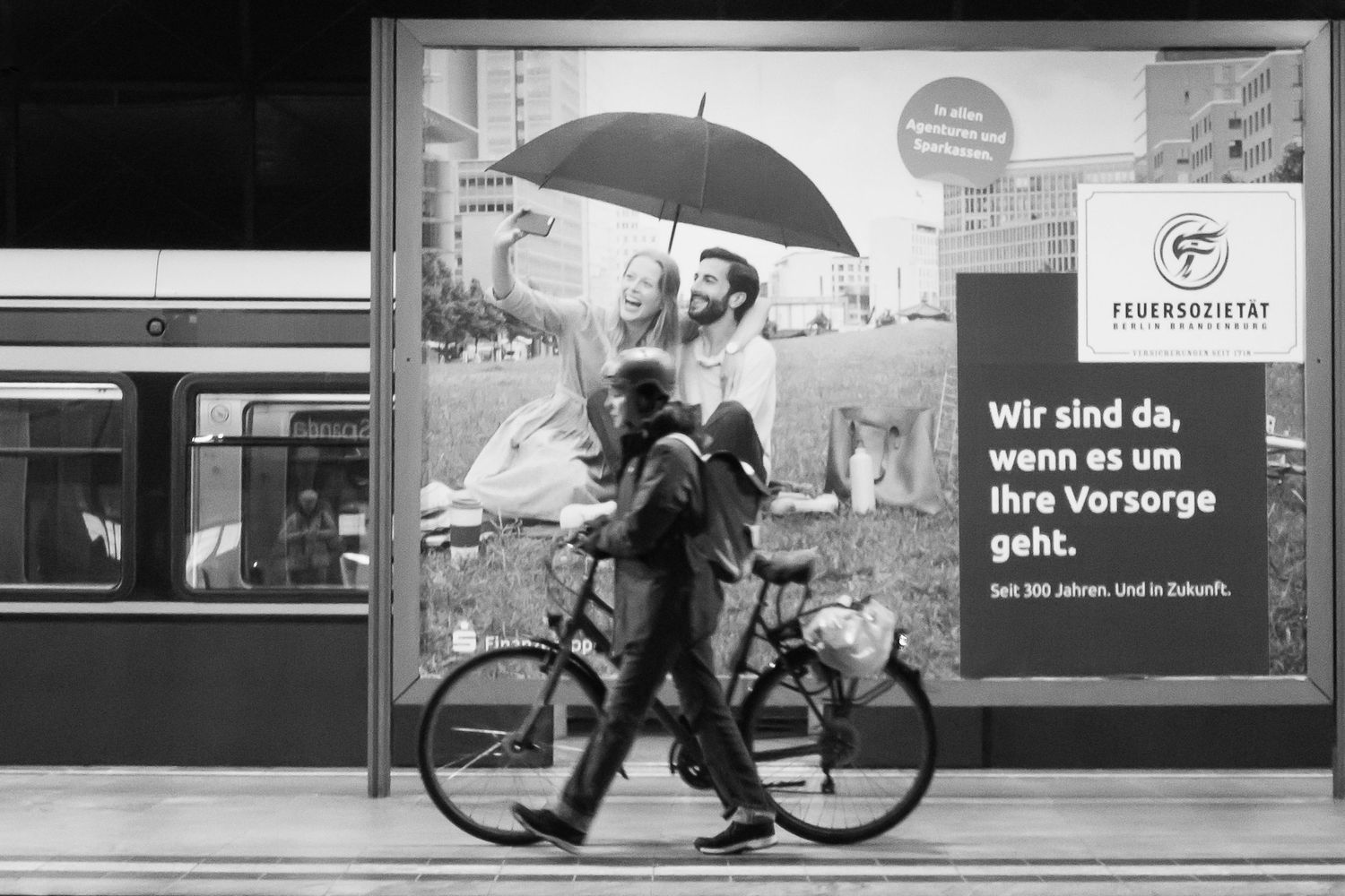 Street Photography Berlin, Berliner Straßenfotografie, Berlin Street Life, Straßenbilder Berlin, Urban Life Berlin, Streetfotografie Alexand