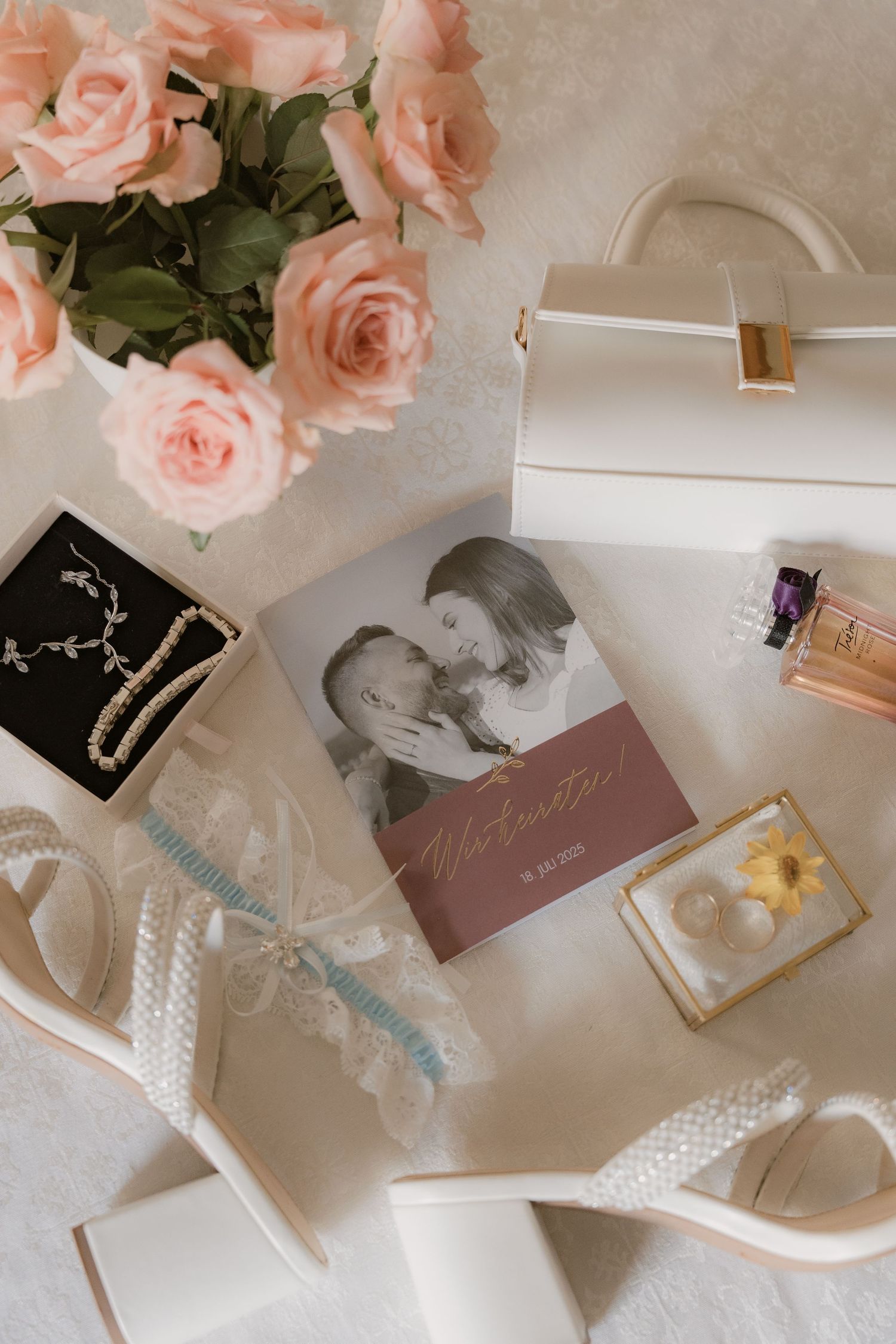 Hochzeitsfotograf in Tübingen
Reutlingen, Stuttgart, und Umgebung. 

Ich biete hochwertige Hochzeitsfotografie in stilvollen, modernen und k