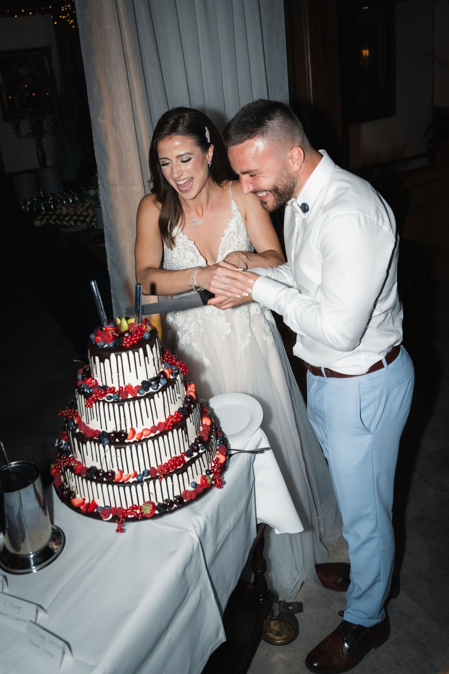Hochzeitsfotograf in Tübingen
Reutlingen, Stuttgart, und Umgebung. 

Ich biete hochwertige Hochzeitsfotografie in stilvollen, modernen und k