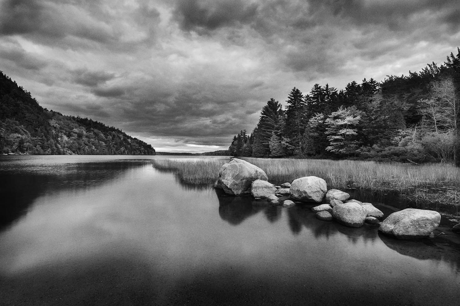 BLACK ADN WHITE LANDSCAPE PHOTOGRAPHY FROM ACADIA MAINE BY ARCHITECTURAL PHOTOGRAPHER ROBERTO FARREN