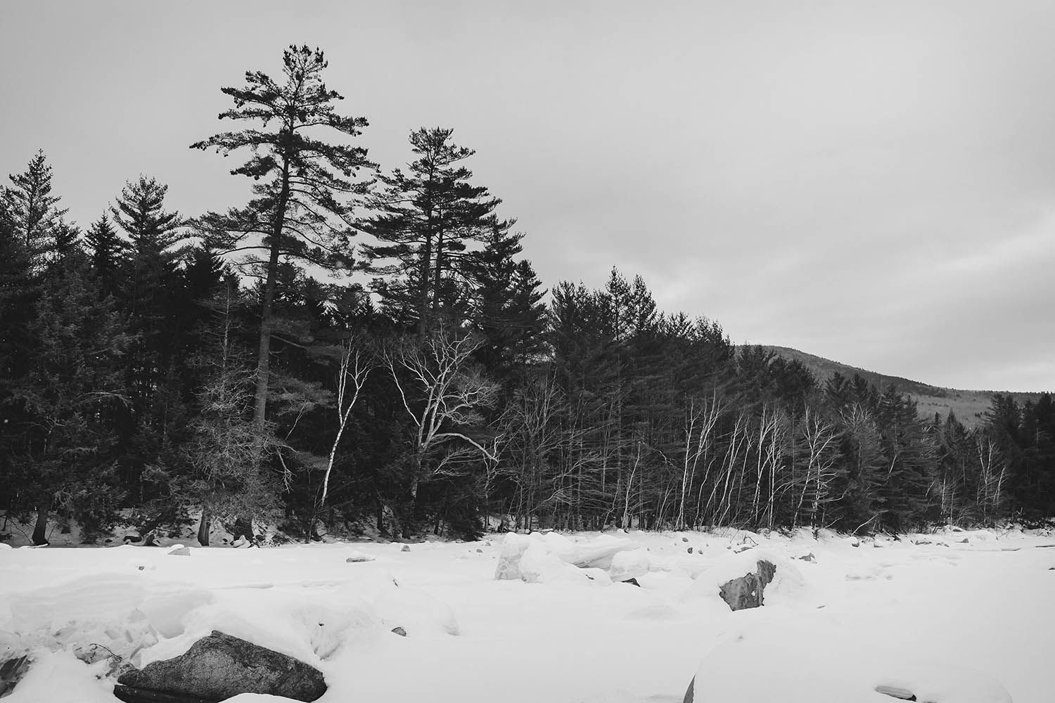 Black and white landscape photography of the White Mountains in New Hampshire by landscape photographer Roberto Farren