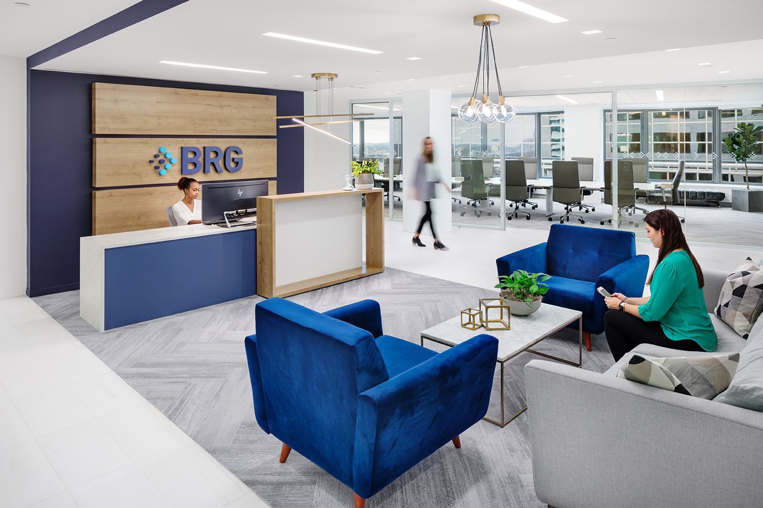 BOSTON ARCHITECTURE PHOTOGRAPHY OF INTERIOR OF OFFICE SPACE BY ARCHITECTURE PHOTOGRAPHER ROBERTO FARREN IN NEW ENGLAND MASSACHUSETTS
