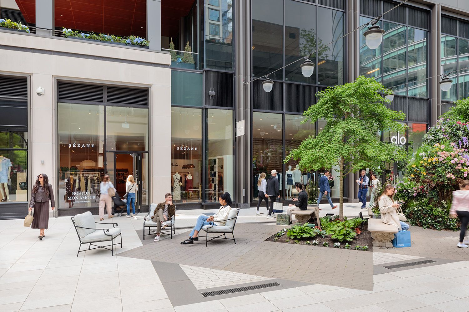 SEAPORT BOSTON ARCHITECTURAL PHOTOGRAPHY OF NEW DEVELOPMENT AND PEOPLE USING THE SPACE