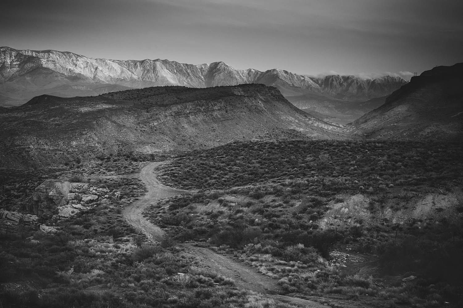 BLACK AND WHITE LANDSCAPE PHOTO TAKEN IN UTAH