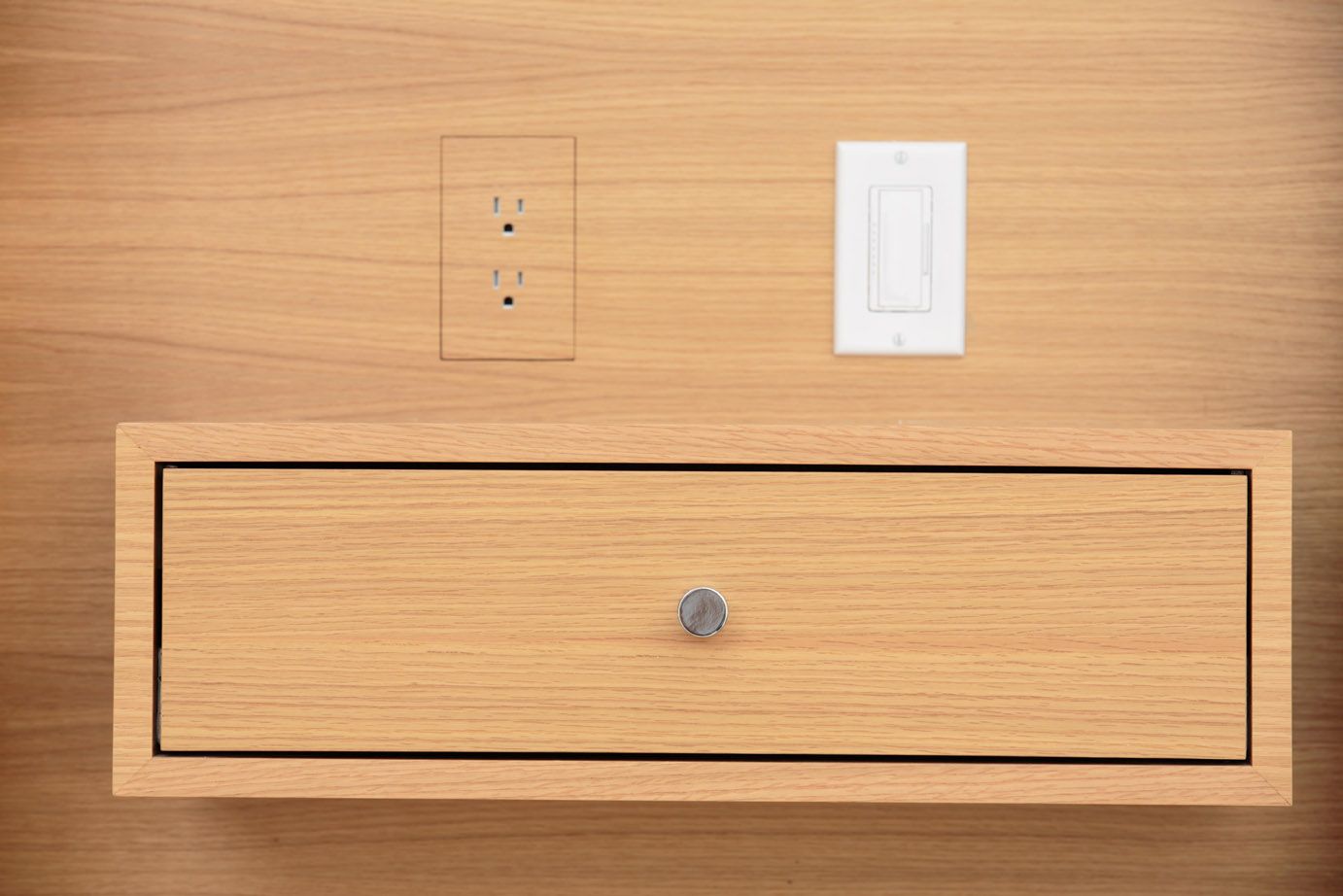 CLOSE UP IMAGE TO SHOW FIT AND FINISH OF INTERIOR DESIGN IN BOSTON