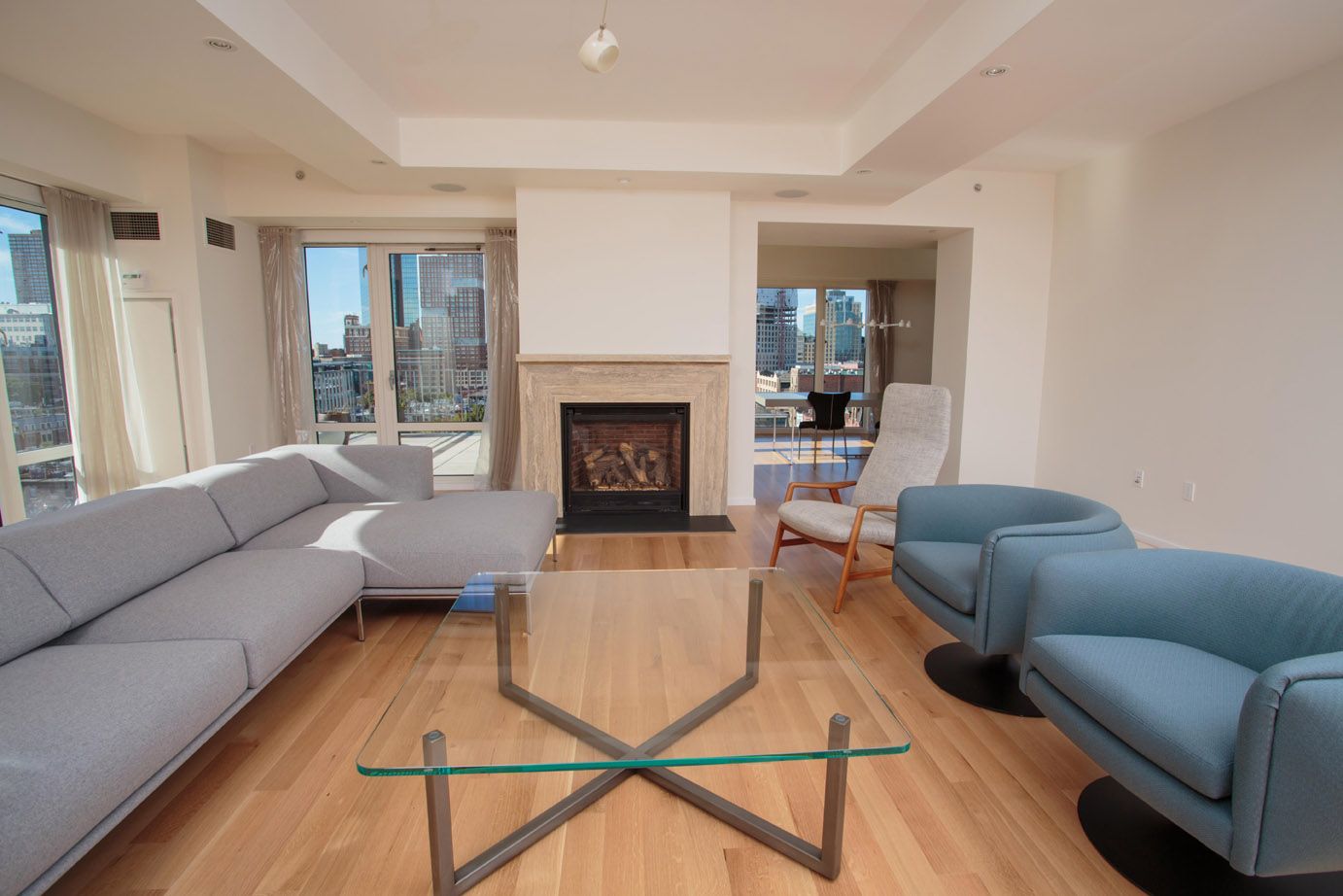NEW ENGLAND BOSTON INTERIOR APARTMENT PHOTOGRAPHY TO SHOWCASE ARCHITECTURAL DETAILS OF CITY LIVING SPACE