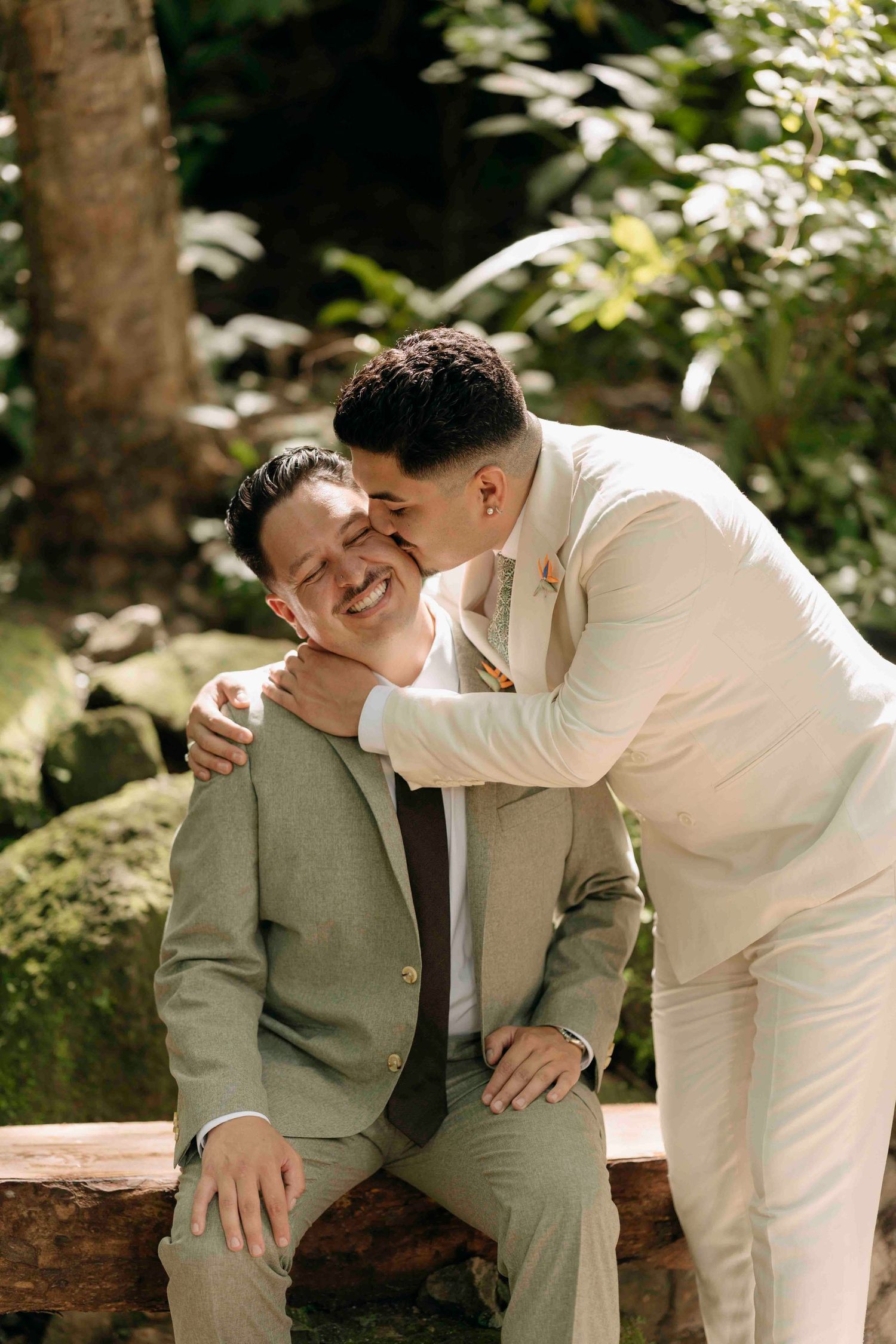 Lgbt couple photoshoot in Costa Rica