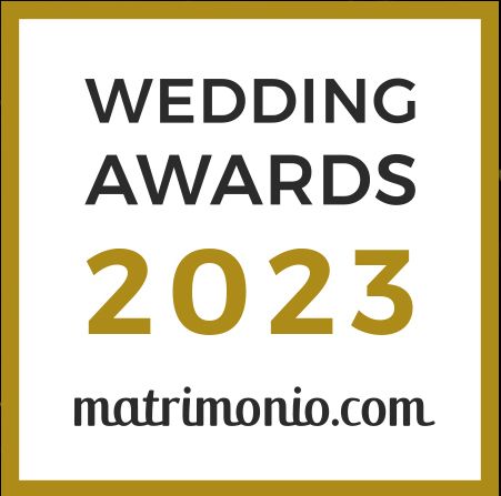 Wedding Awards 2023 Matrimonio.com logo design in black and gold square frame.