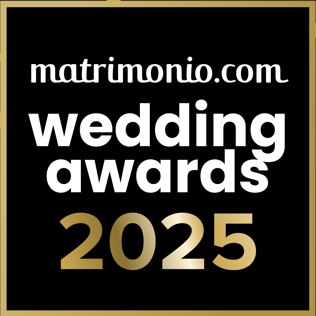 Matrimonio.com wedding awards 2025 logo in white text on black background with gold border.