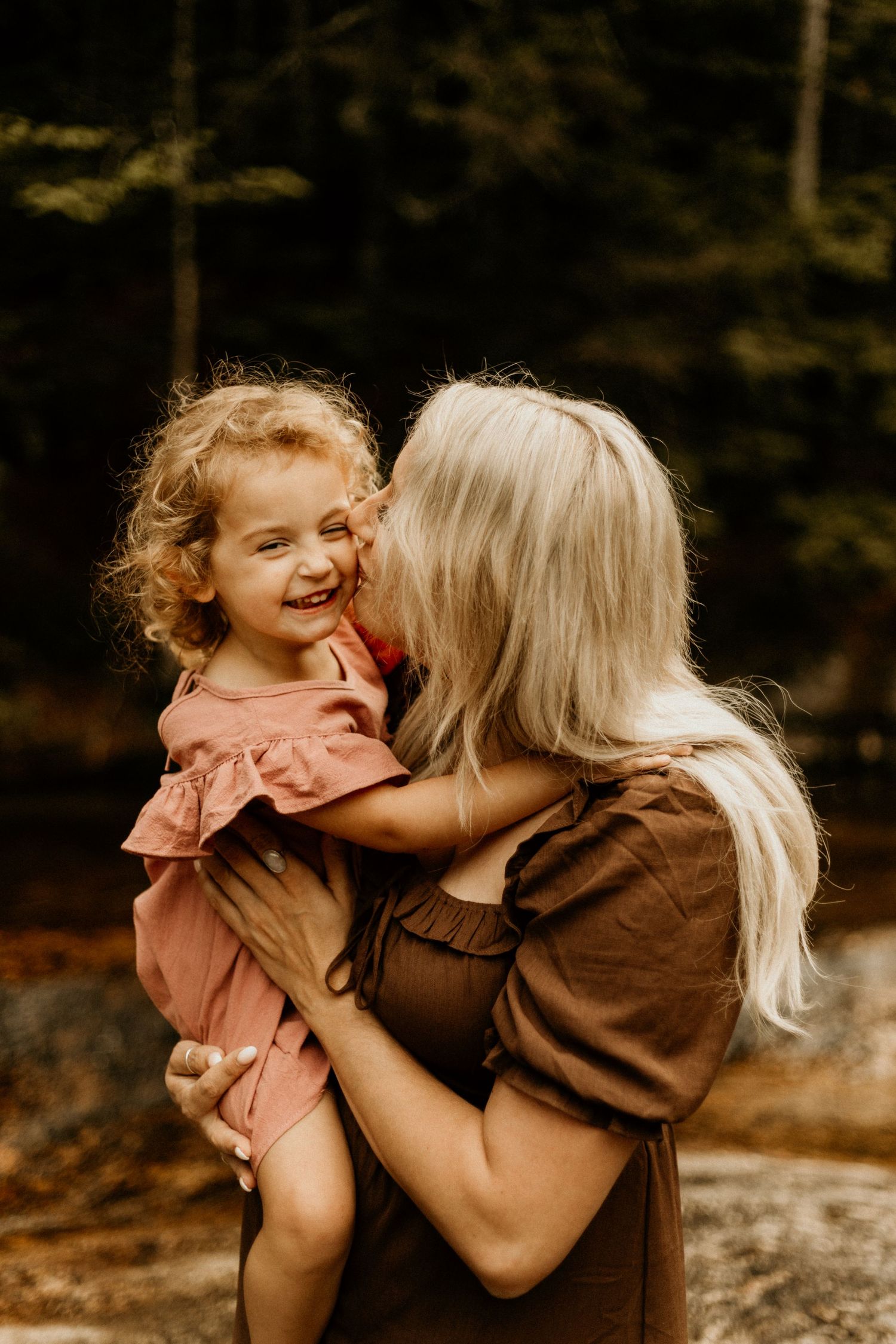 Lifestyle family photography in Connecticut with natural light and real emotion. Serving Eastern CT.