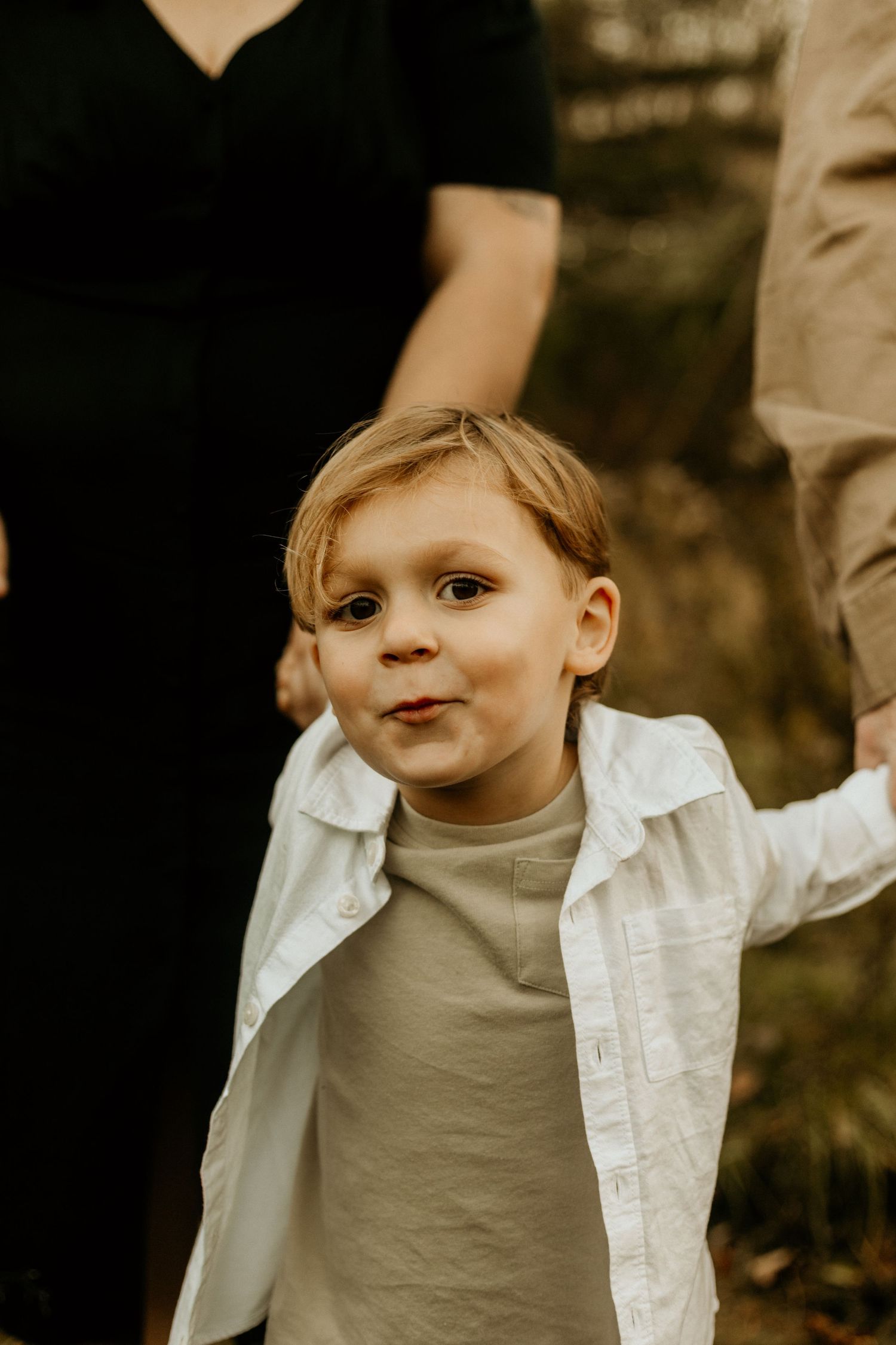 Connecticut family photos with natural movement and real moments. Serving Norwich and surrounding areas.