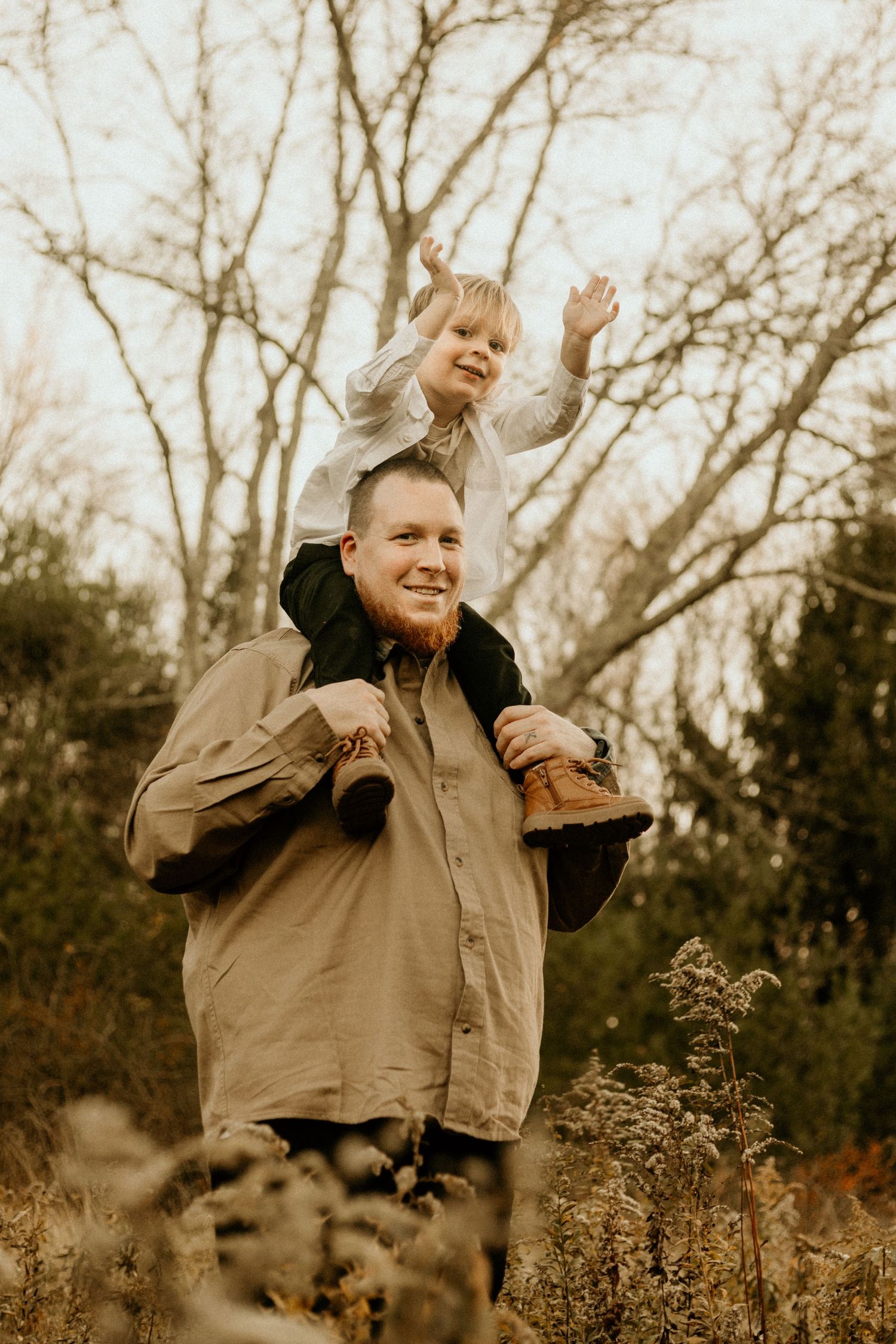 Connecticut family photos with natural movement and real moments. Serving Norwich and surrounding areas.