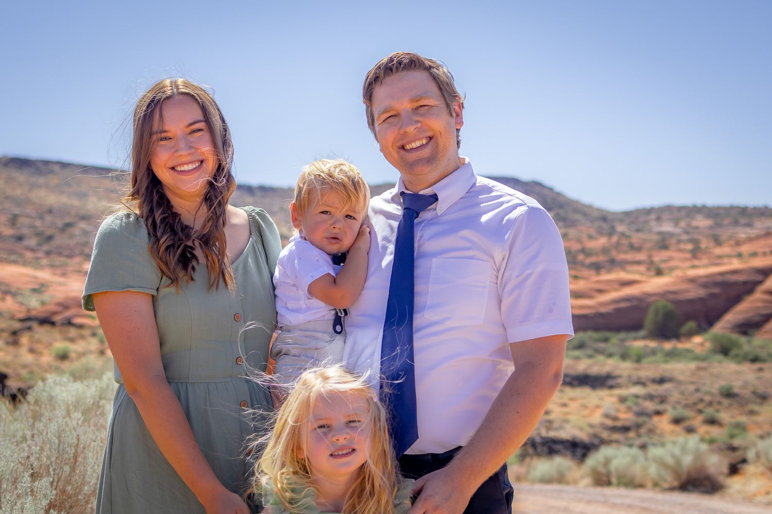 Family photos at Snow Canyon in Utah