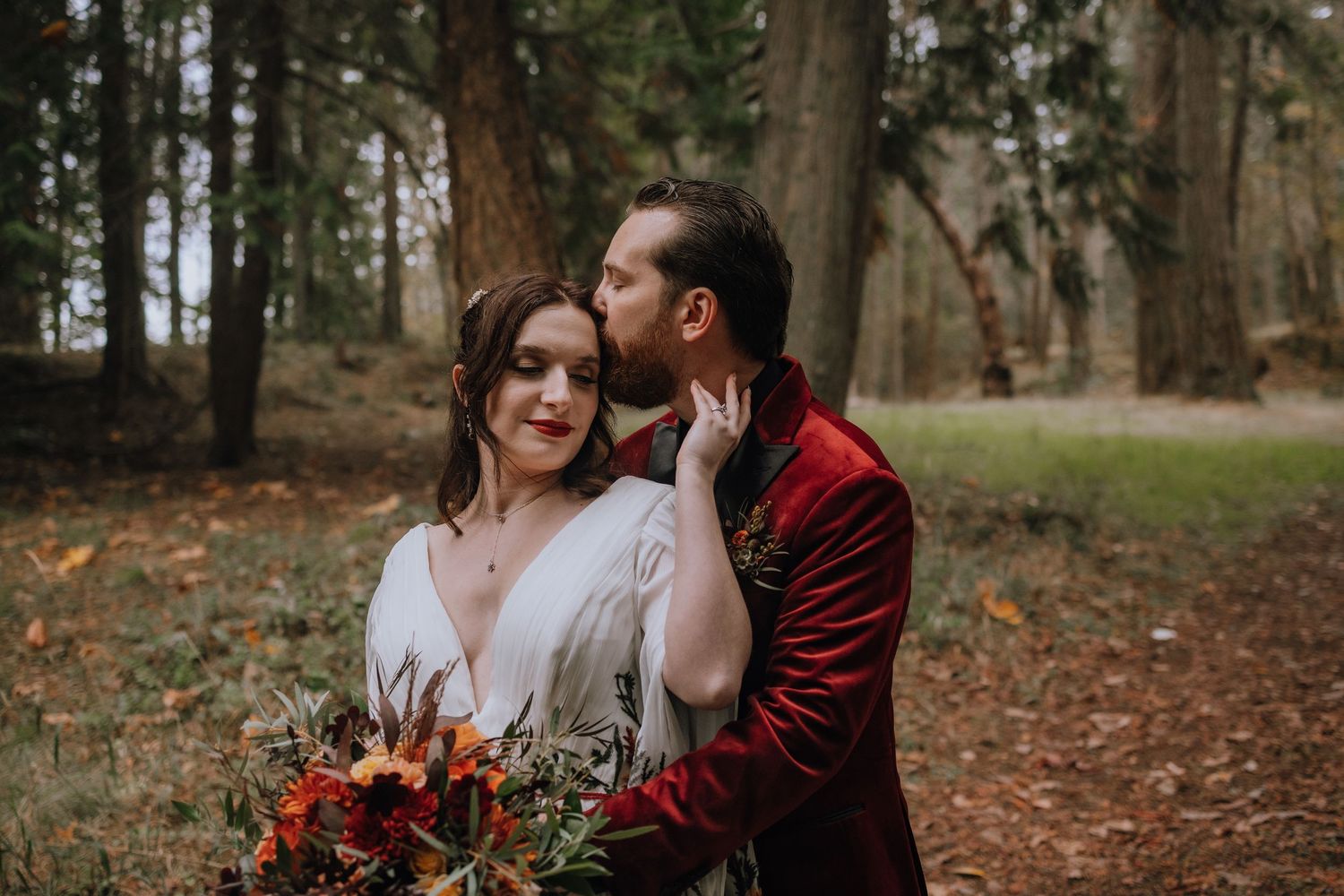 wedding day bride and groom photo in the forest