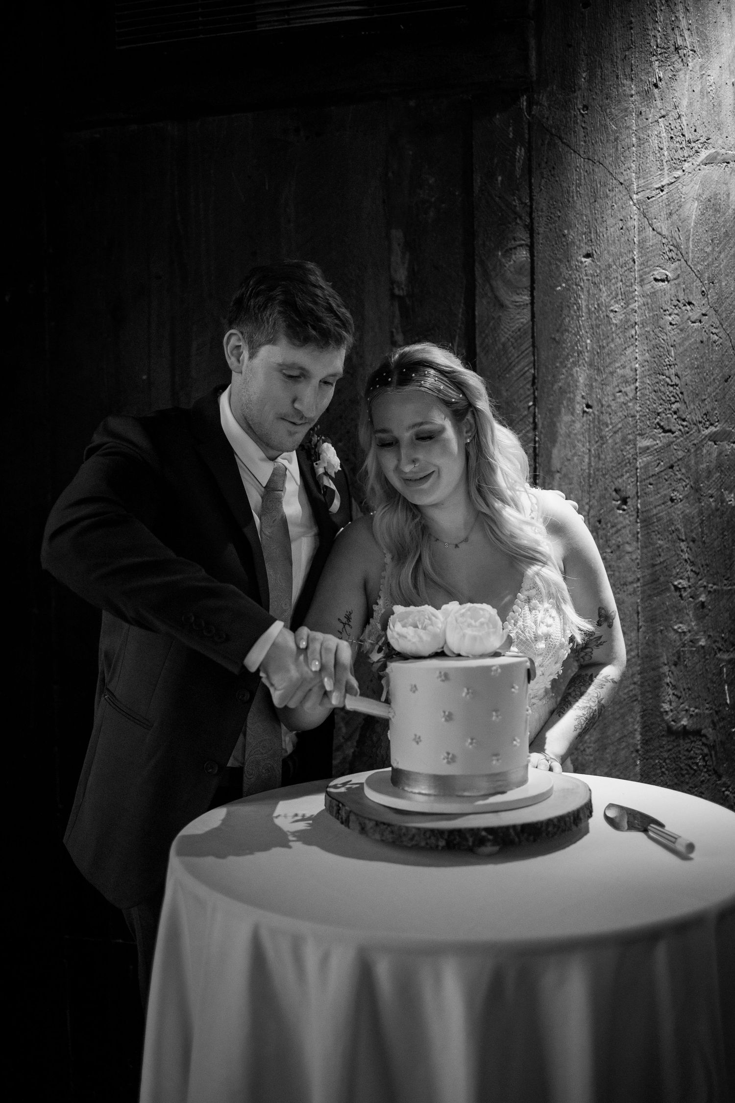 cake cutting photo
