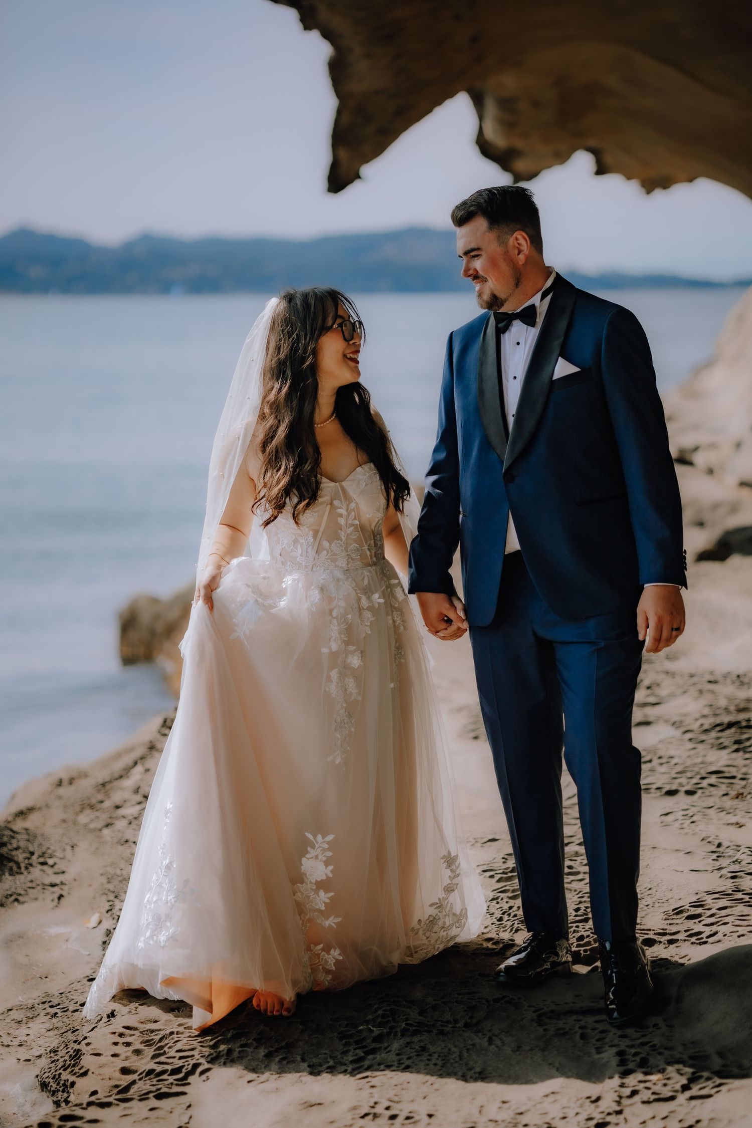 Gabriola Island Wedding Photographer, Bridal portraits, Malaspina galleries, sandstone, elopement photography, champagne spray