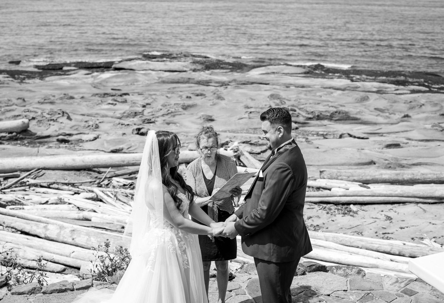 wedding photography, Gabriola island, elopement, intimate wedding, ceremony, gulf island wedding, nanaimo photographer