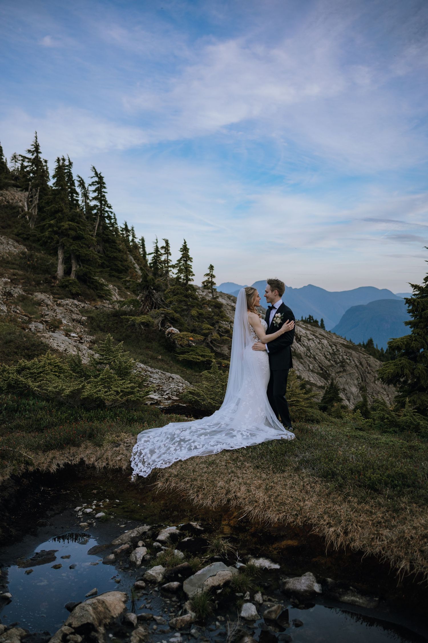 helicopter elopement on vancouver island from Campbell river