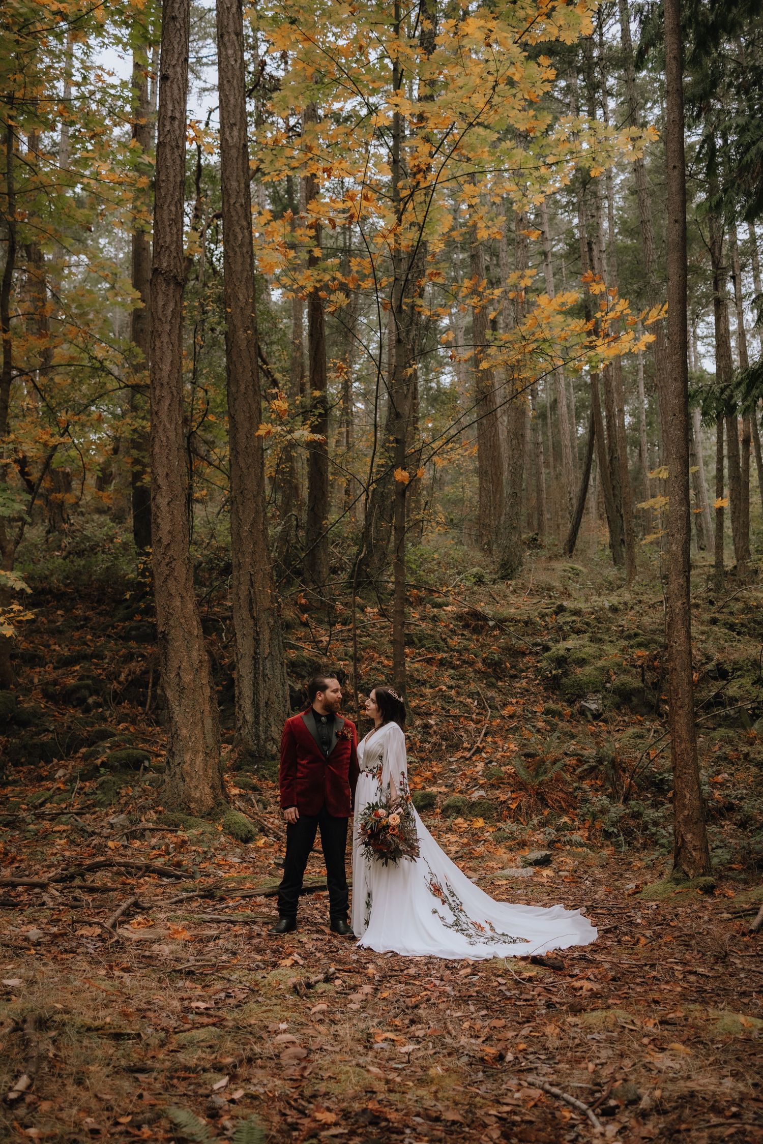fall wedding photography on vancouver island
