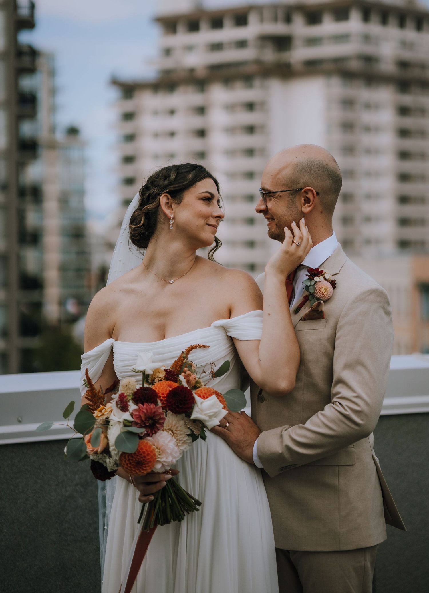 bride and groom city wedding vancouver island