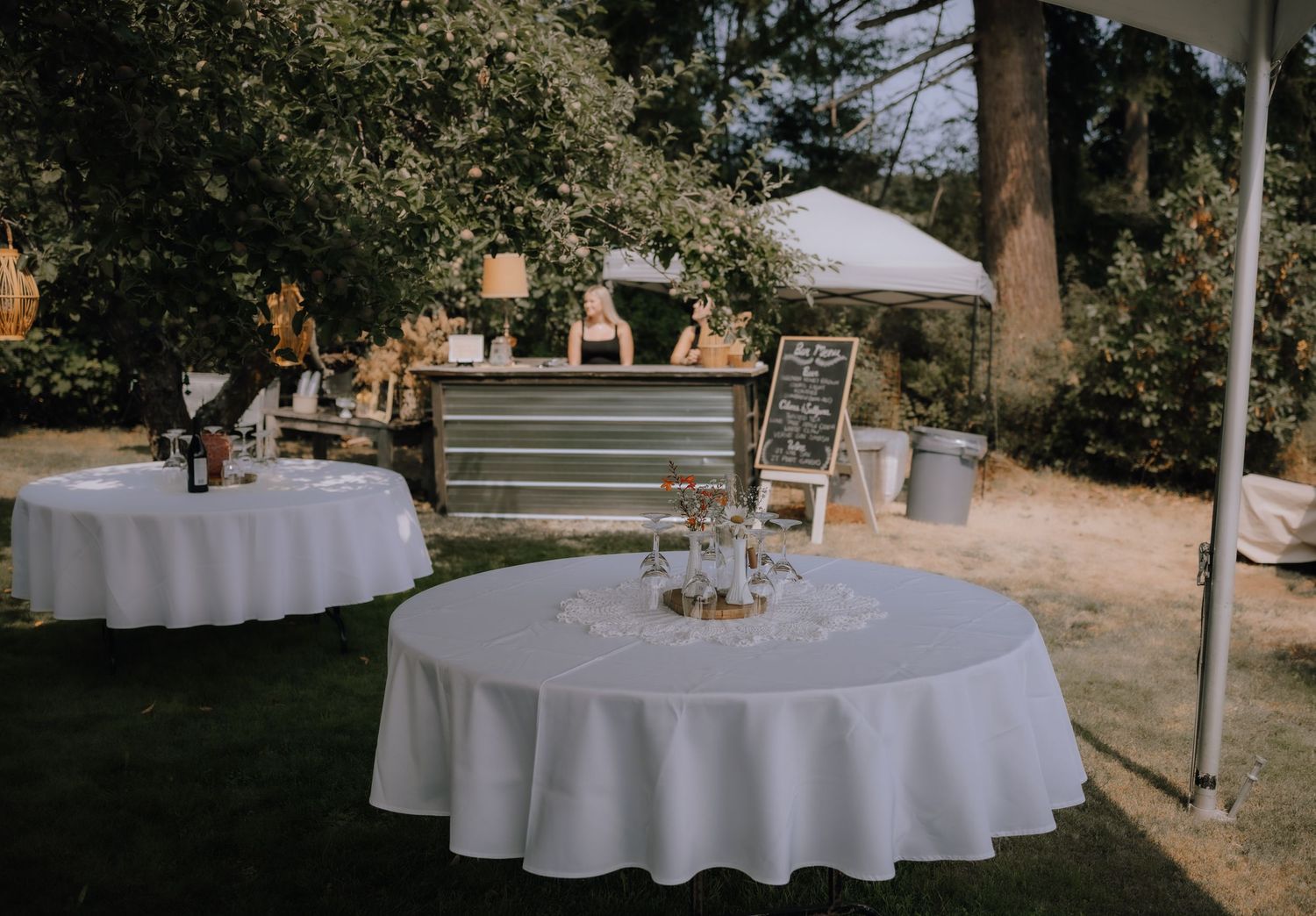 Nanaimo wedding, ceremony, summer wedding, vancouver island photographer, reception, brannen lake, nanaimo photography, backyard wedding