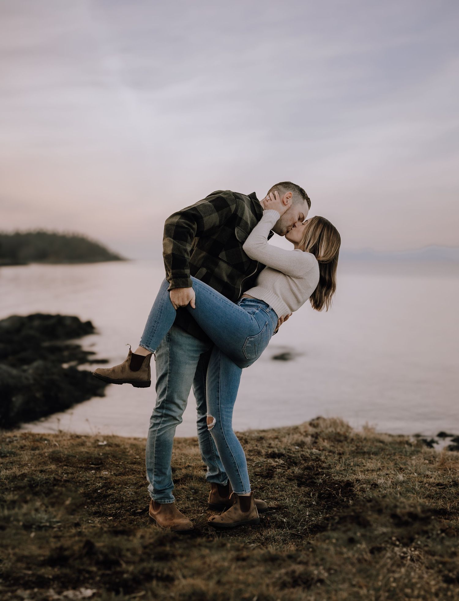 Nanaimo Engagement Photographer, Nanoose Bay, Vancouver Island Wedding, Golden Hour Photography, Couples Photography, Romantic Photo