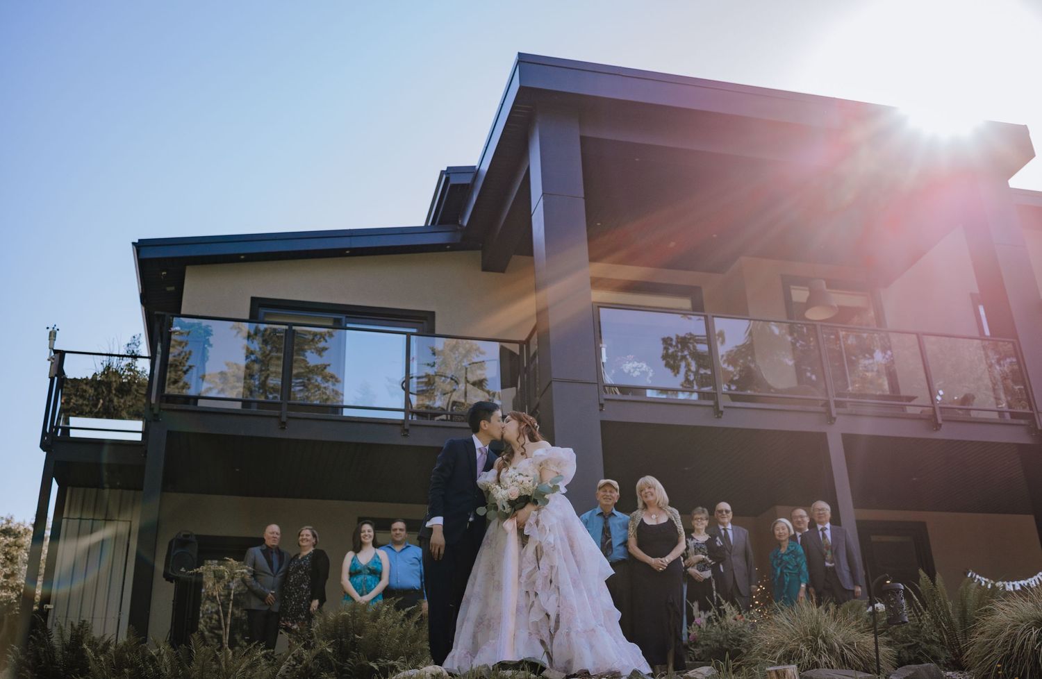 Chemainus wedding, intimate elopement, nanaimo photography, Vancouver Island photographer, Pacific Northwest, backyard wedding ceremony