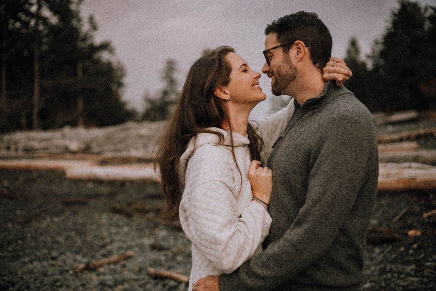 neck point engagement photographer