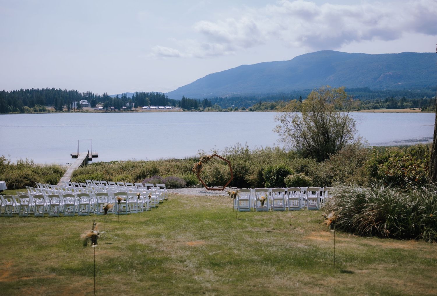 Nanaimo wedding, lake wedding, summer wedding, vancouver island wedding photographer, ceremony, brannen lake, nanaimo photography