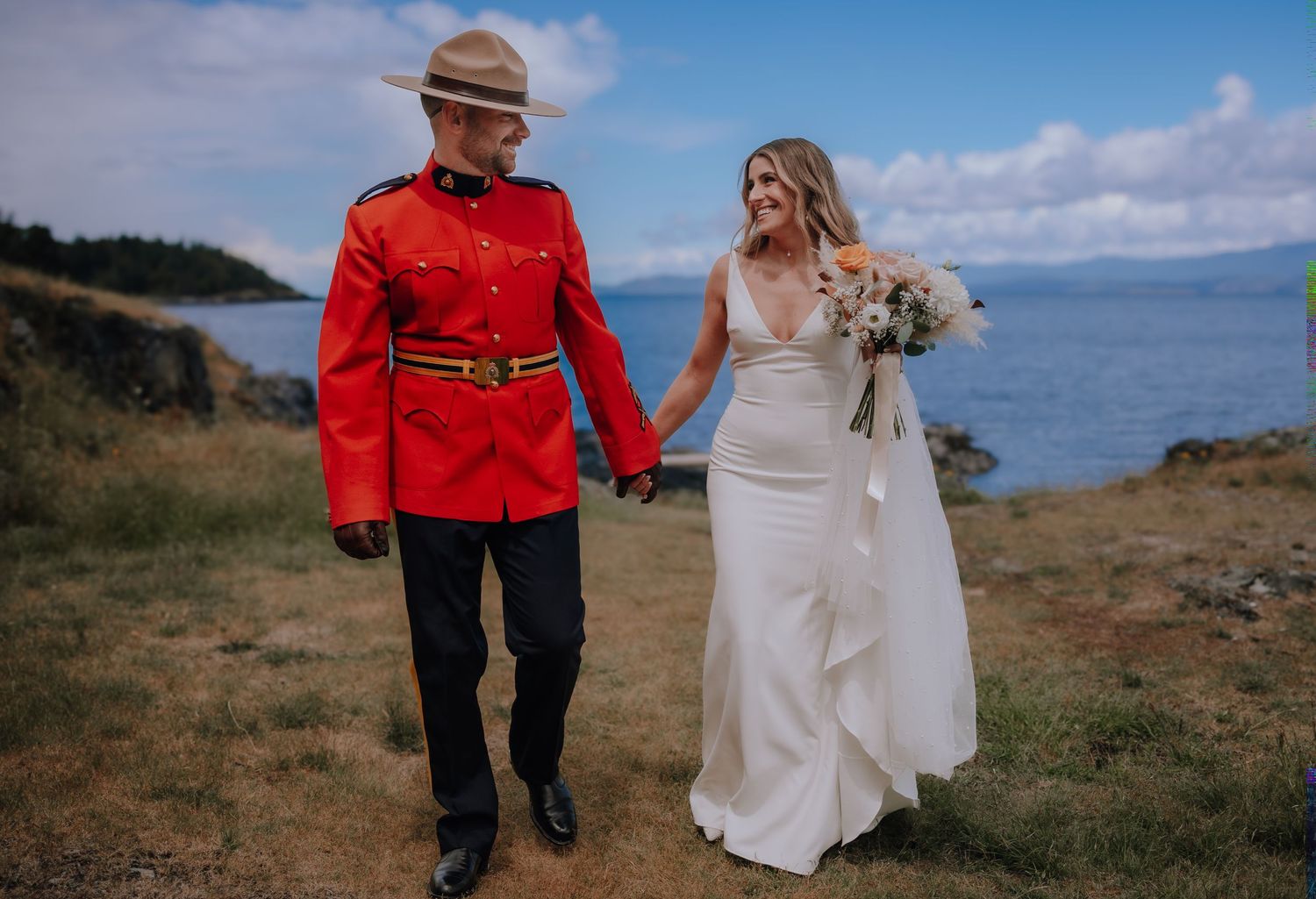 Parksville wedding, nanoose bay photographer, Vancouver Island wedding photographer, beach wedding, RCMP wedding, red serge, bride and groom