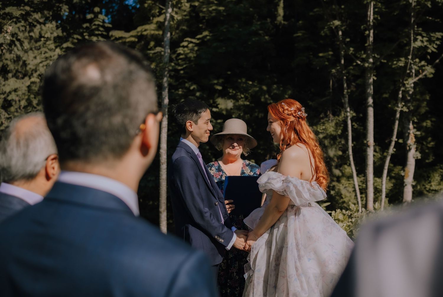 Chemainus wedding, intimate elopement, nanaimo photography, Vancouver Island photographer, Pacific Northwest, backyard wedding ceremony