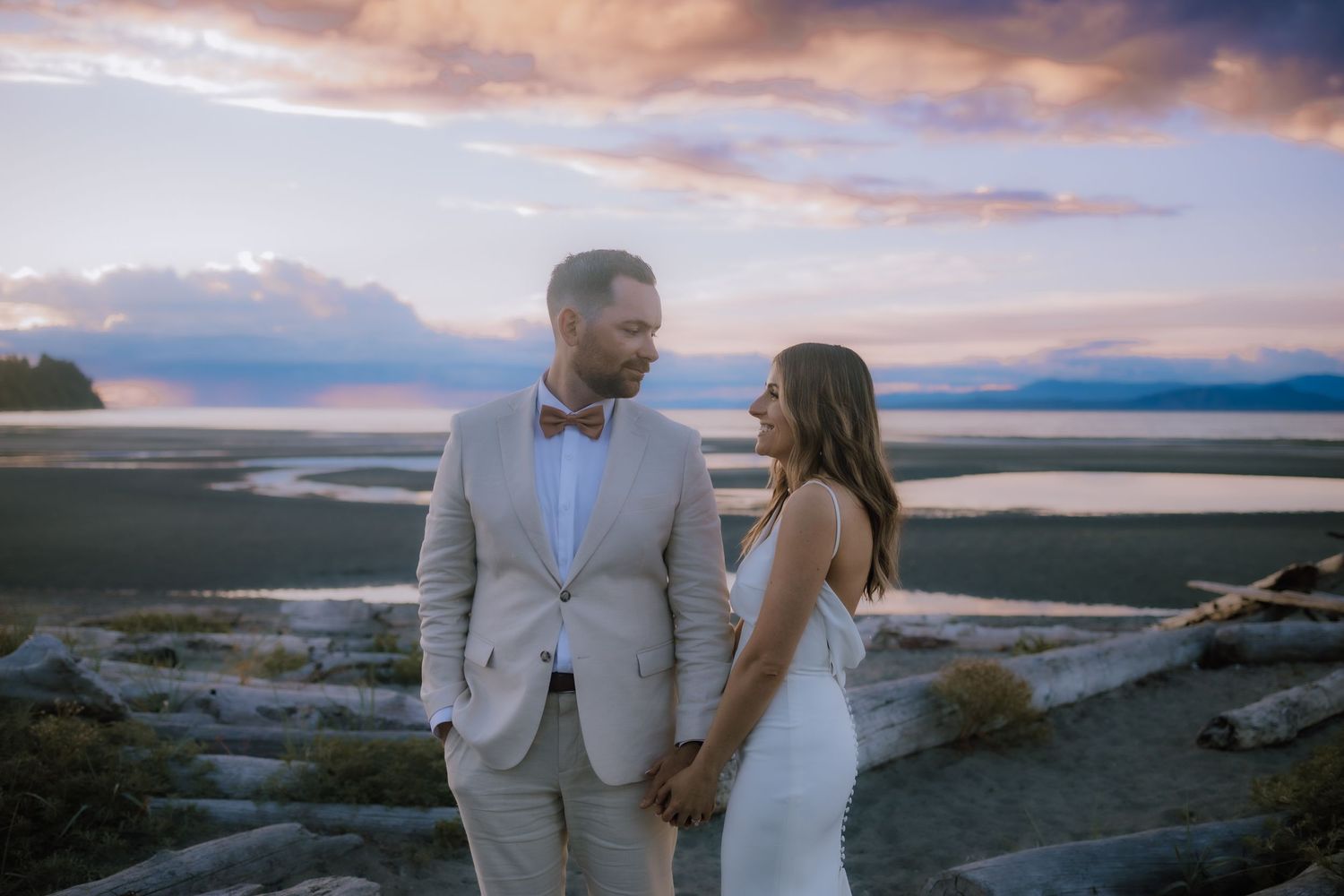 golden hour, sunset wedding photos, beach wedding photography, parksville wedding, vancouver island wedding photographer, outdoor wedding