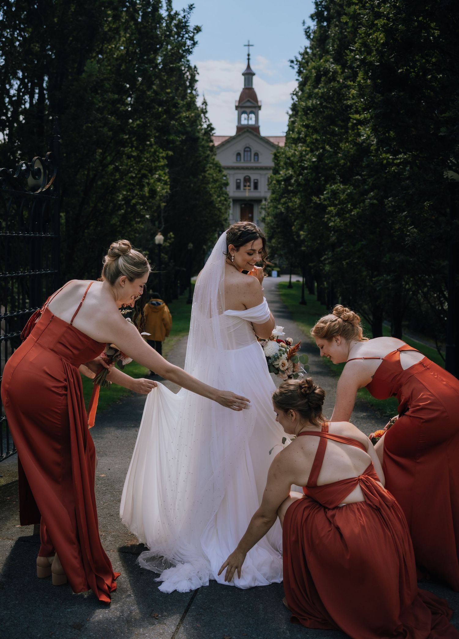 bridesmaids and bride downtown Victoria bc