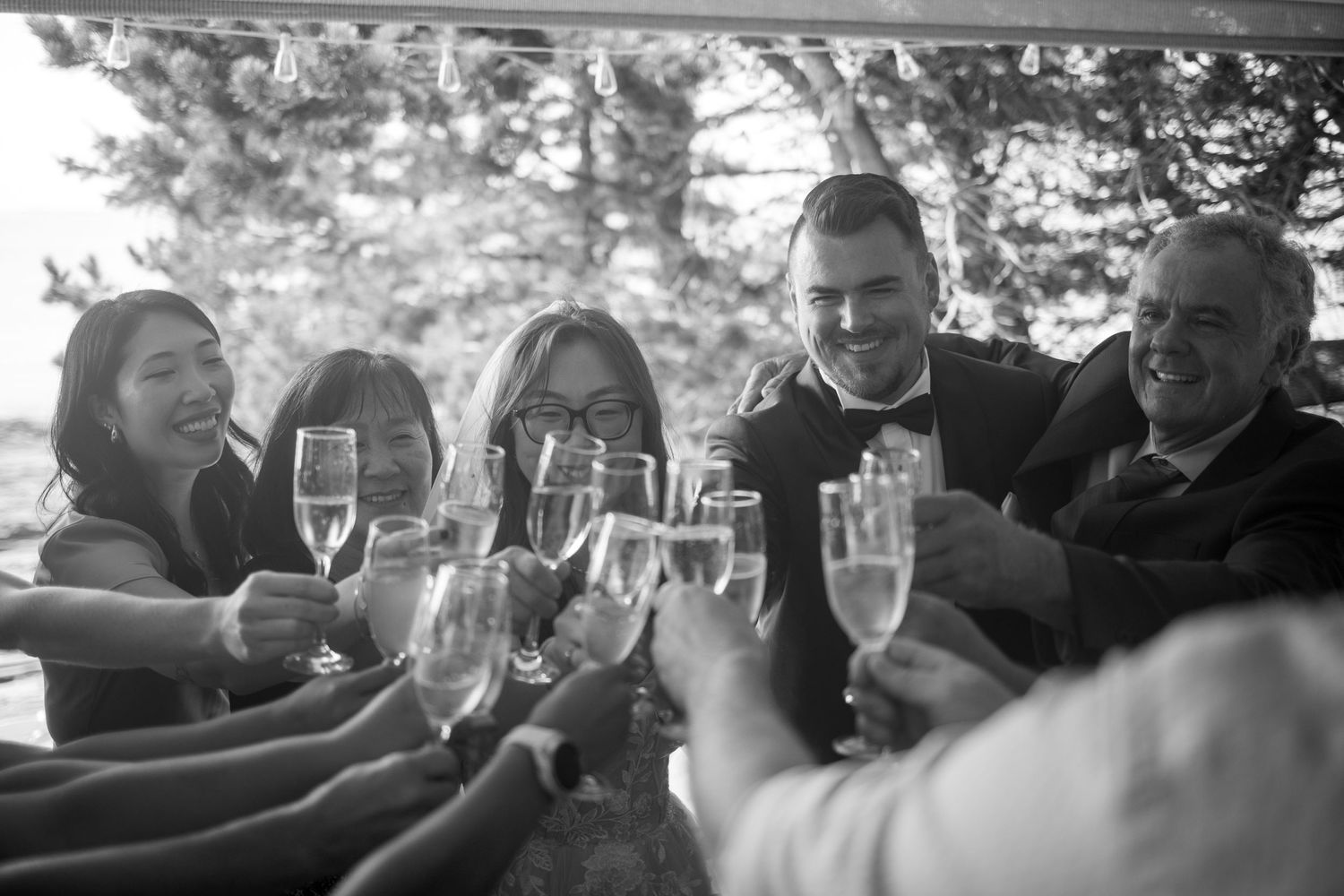 Gabriola Island Wedding Photographer, Bridal portraits, cake cutting, reception, nanaimo photographer
