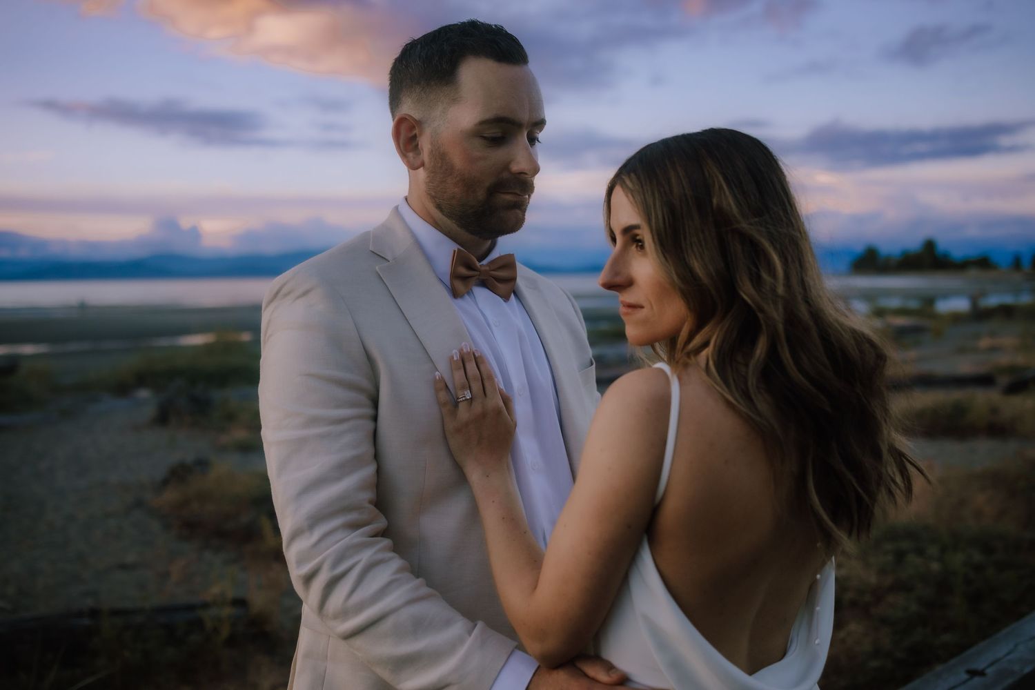 golden hour, sunset wedding photos, beach wedding photography, parksville wedding, vancouver island wedding photographer, outdoor wedding