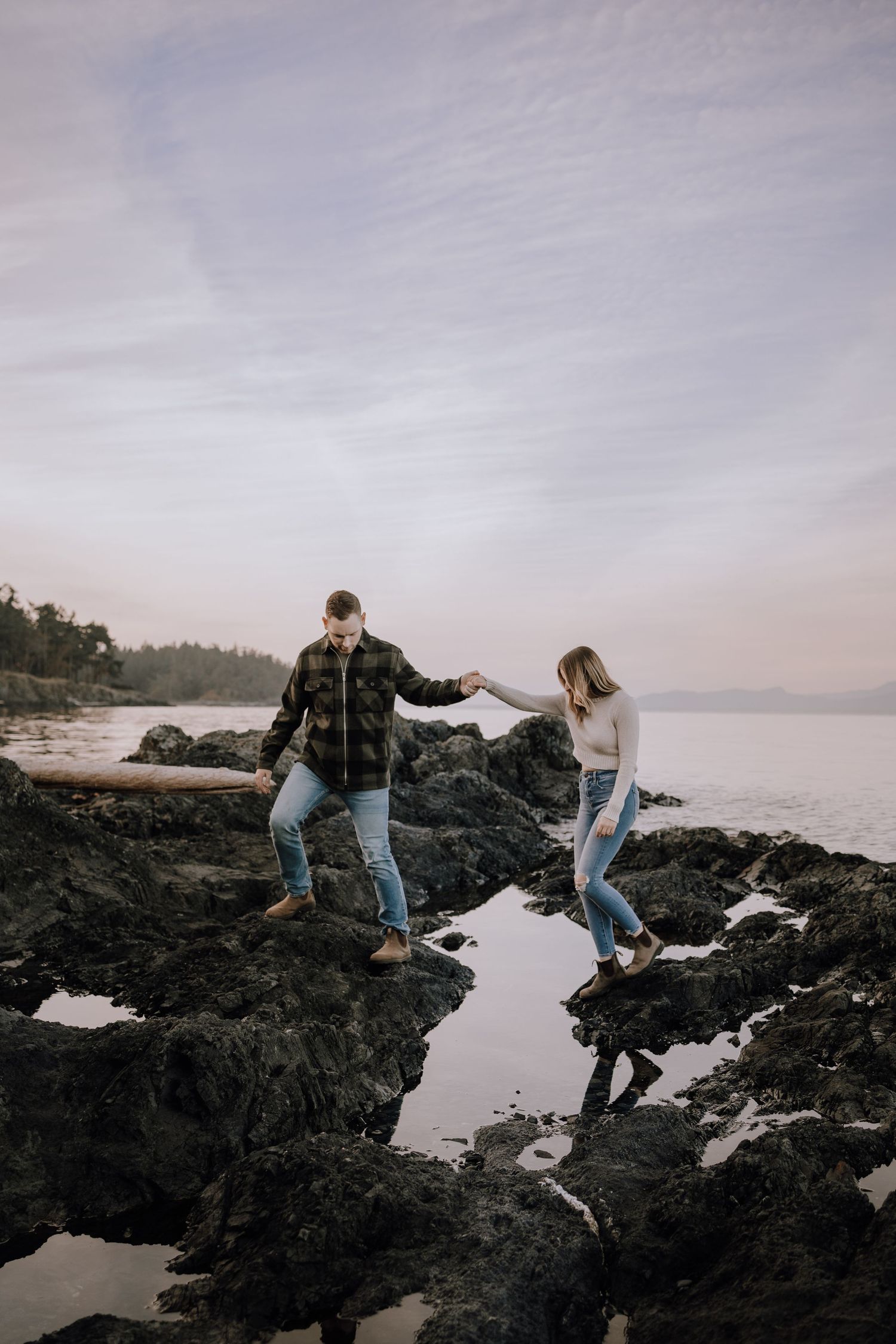 Nanaimo Engagement Photographer, Nanoose Bay, Vancouver Island Wedding, Golden Hour Photography, Couples Photography, Romantic Photo