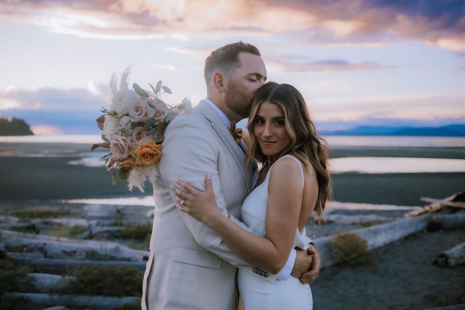 golden hour, sunset wedding photos, beach wedding photography, parksville wedding, vancouver island wedding photographer, outdoor wedding