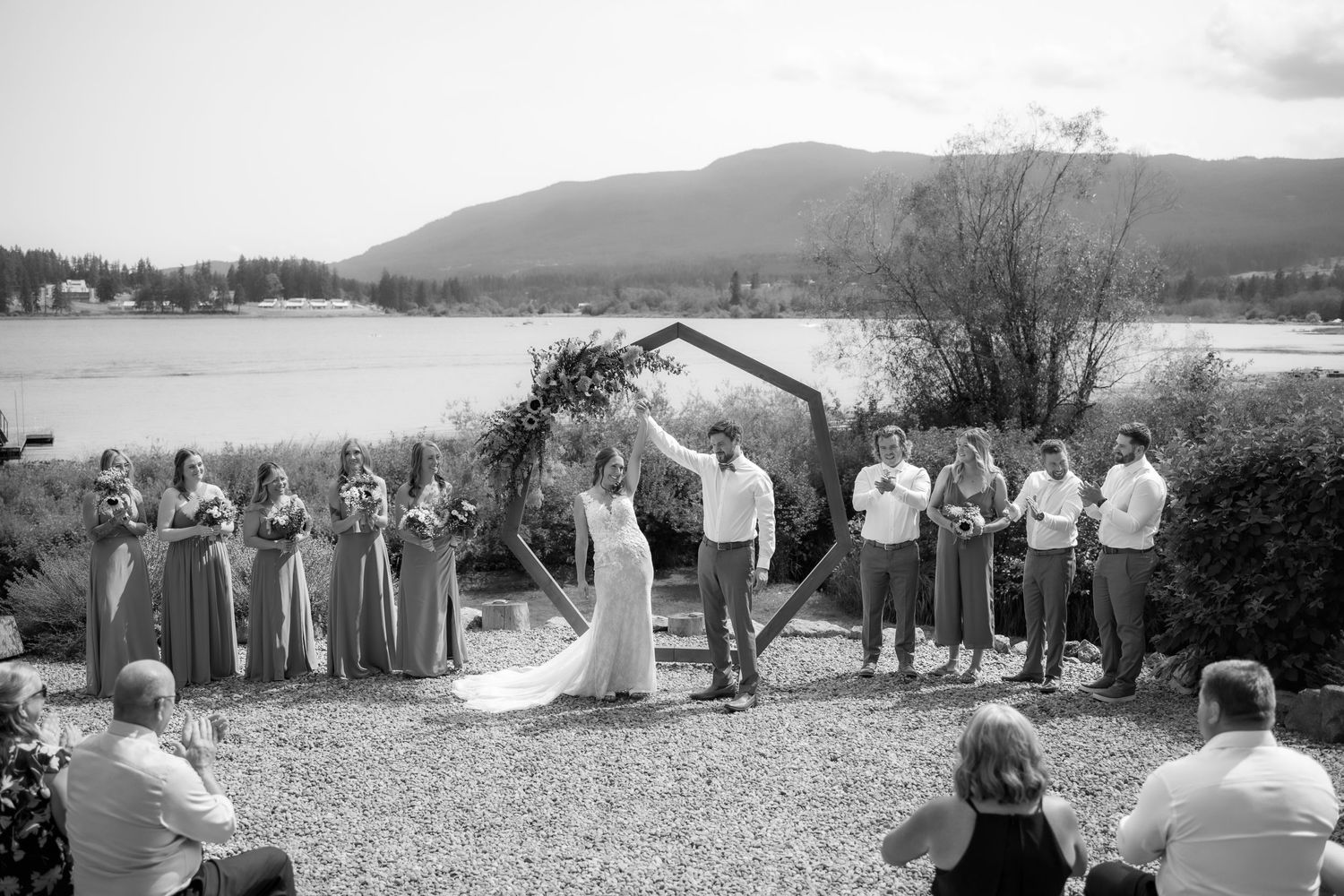 Nanaimo wedding, ceremony, summer wedding, vancouver island photographer, bride and groom, brannen lake, nanaimo photography, backyard