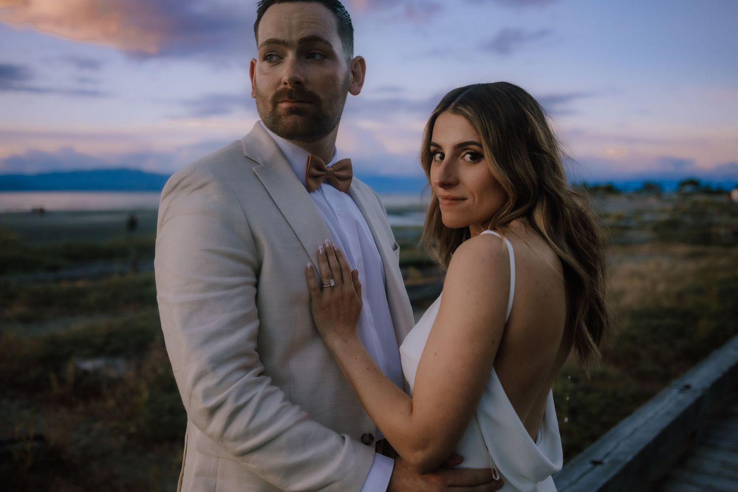 golden hour, sunset wedding photos, beach wedding photography, parksville wedding, vancouver island wedding photographer, outdoor wedding