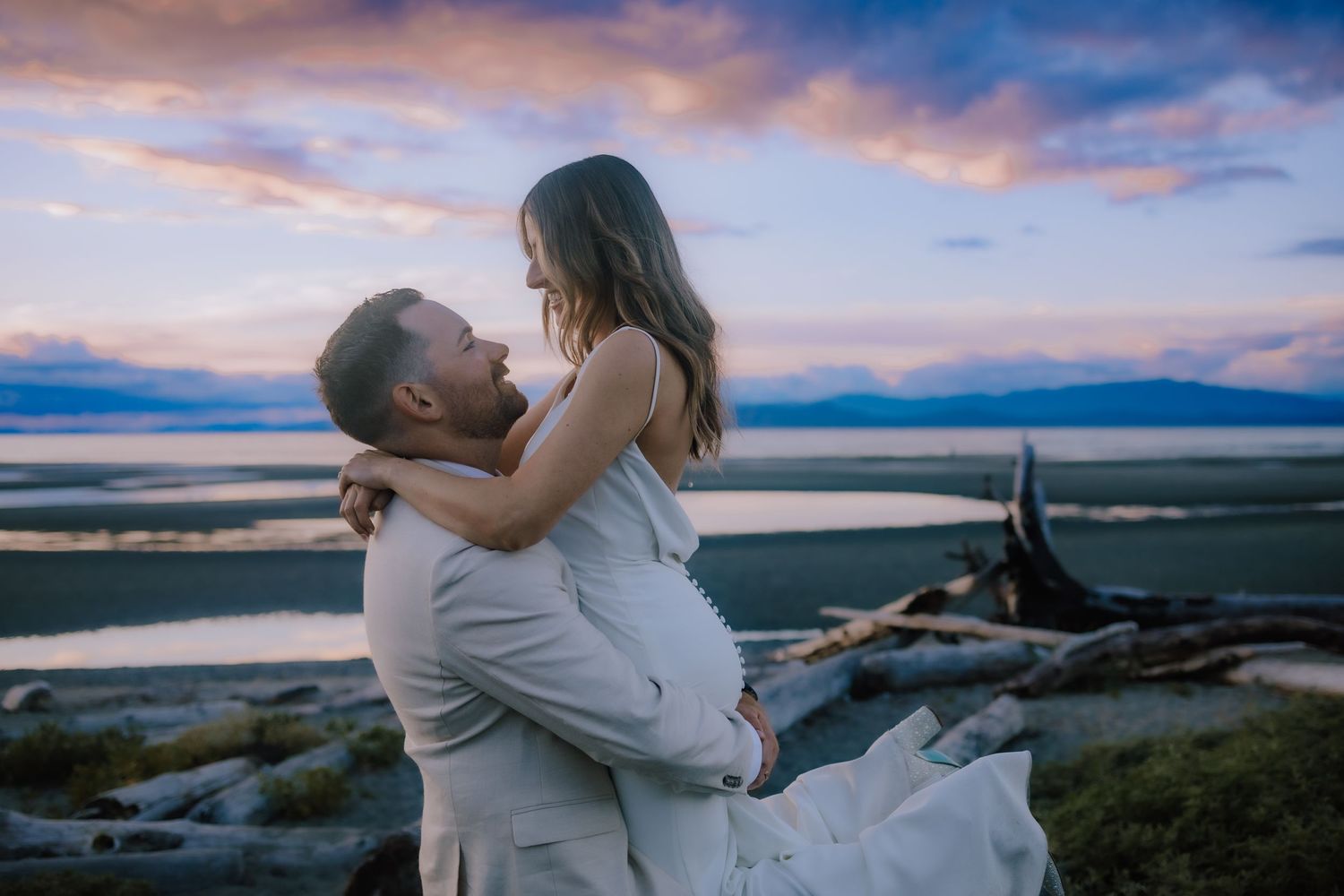 golden hour, sunset wedding photos, beach wedding photography, parksville wedding, vancouver island wedding photographer, outdoor wedding