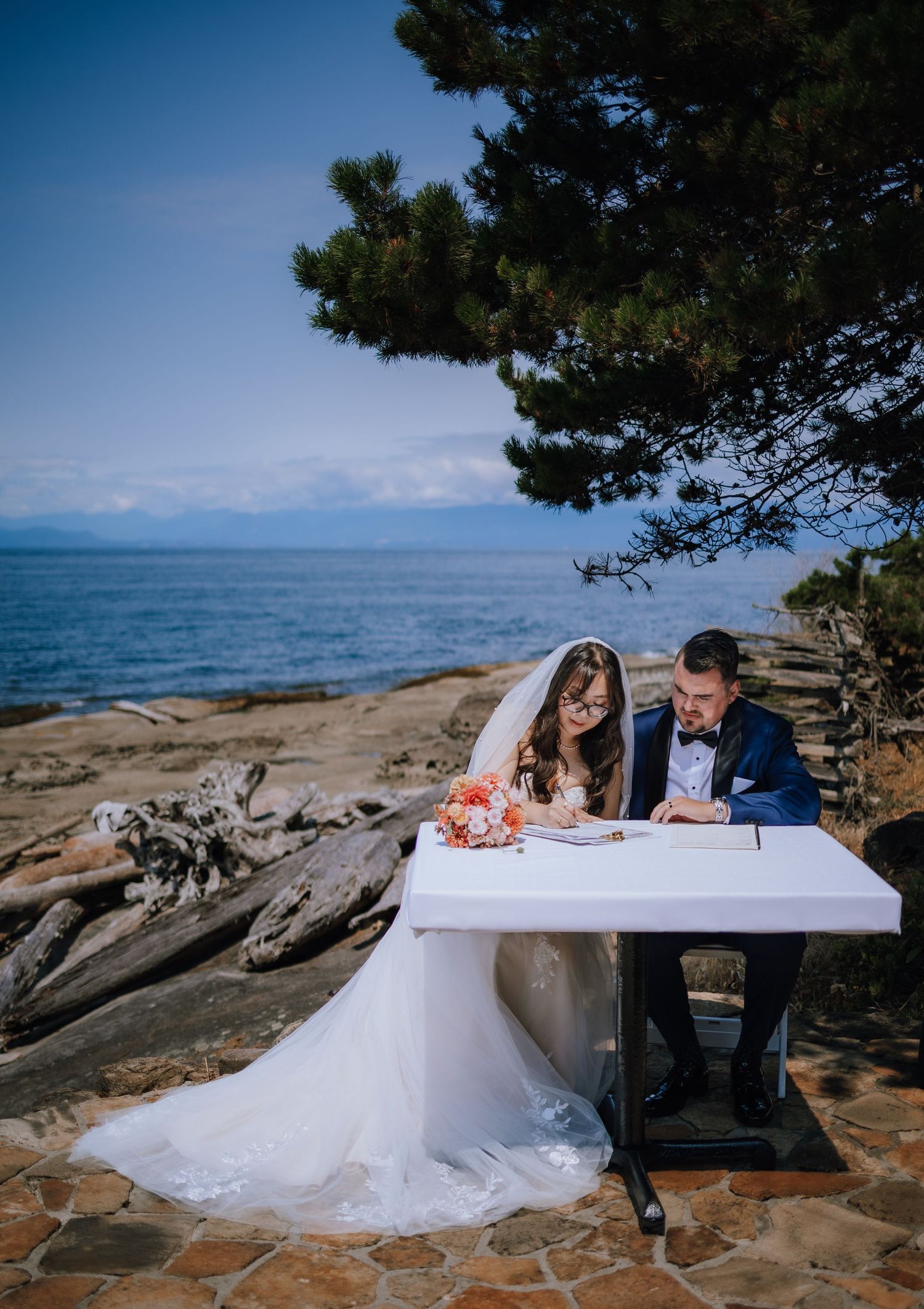 wedding photography, Gabriola island, elopement, intimate wedding, ceremony, gulf island wedding, nanaimo photographer